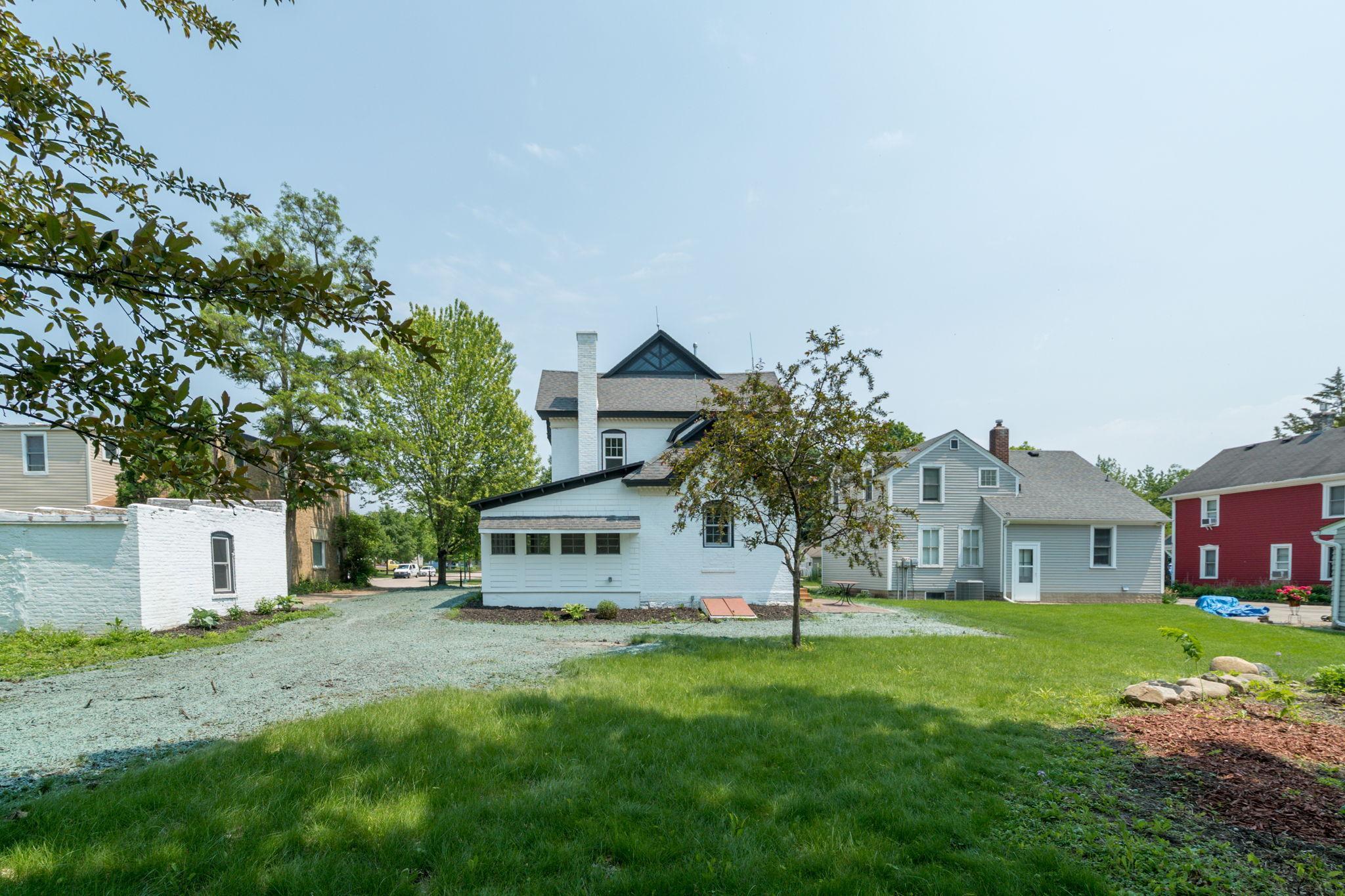 121 N Hickory Street