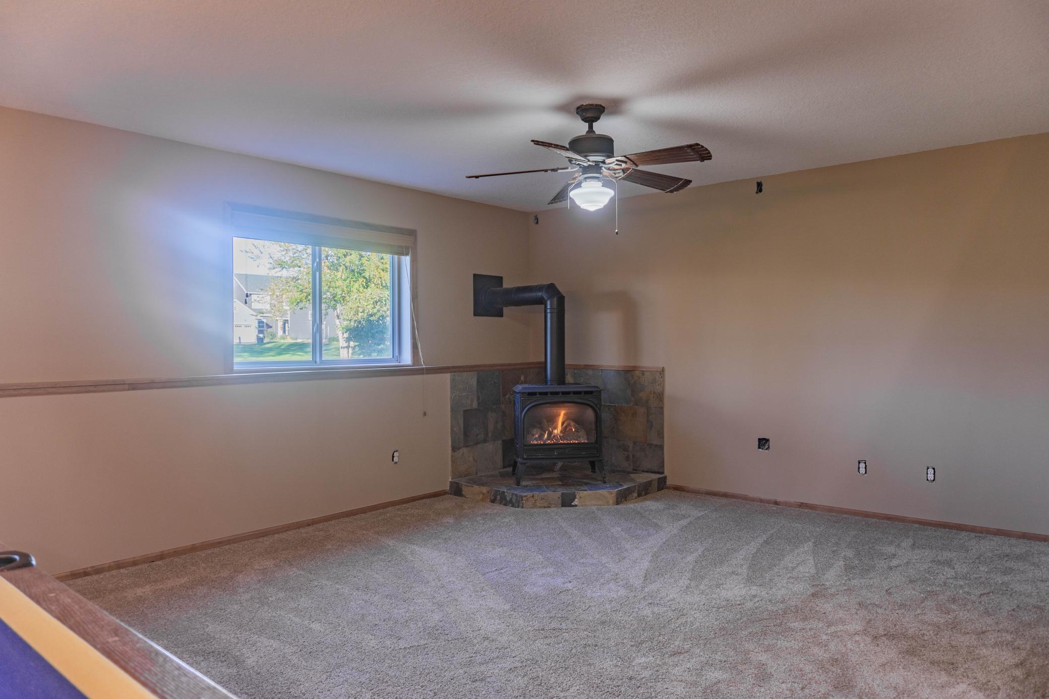 1216 S Windmill Creek