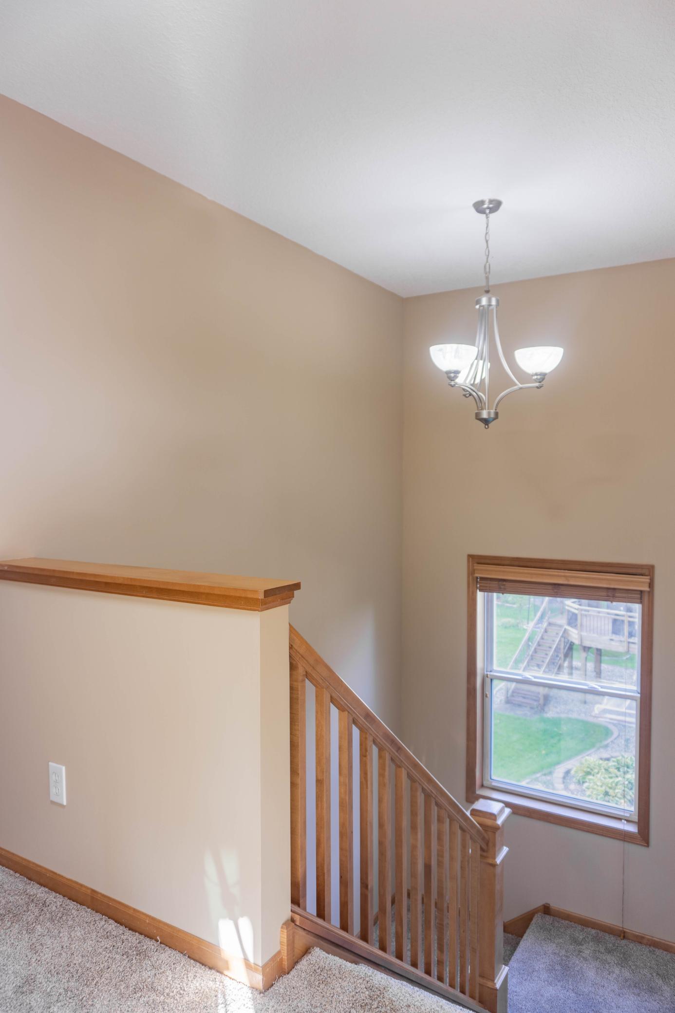 1216 S Windmill Creek