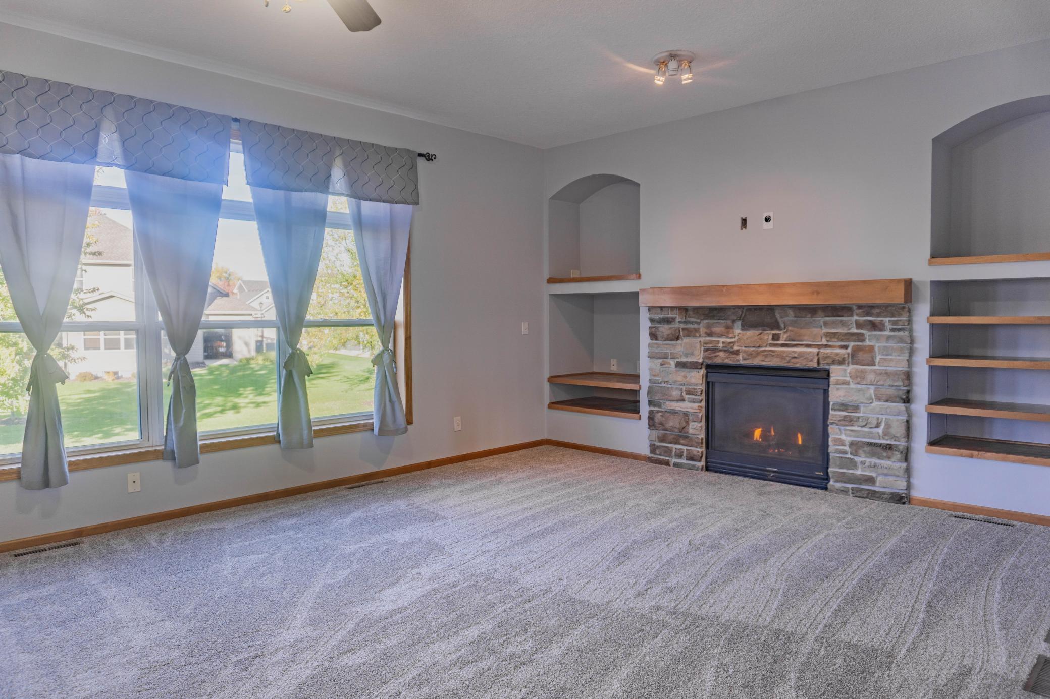 1216 S Windmill Creek