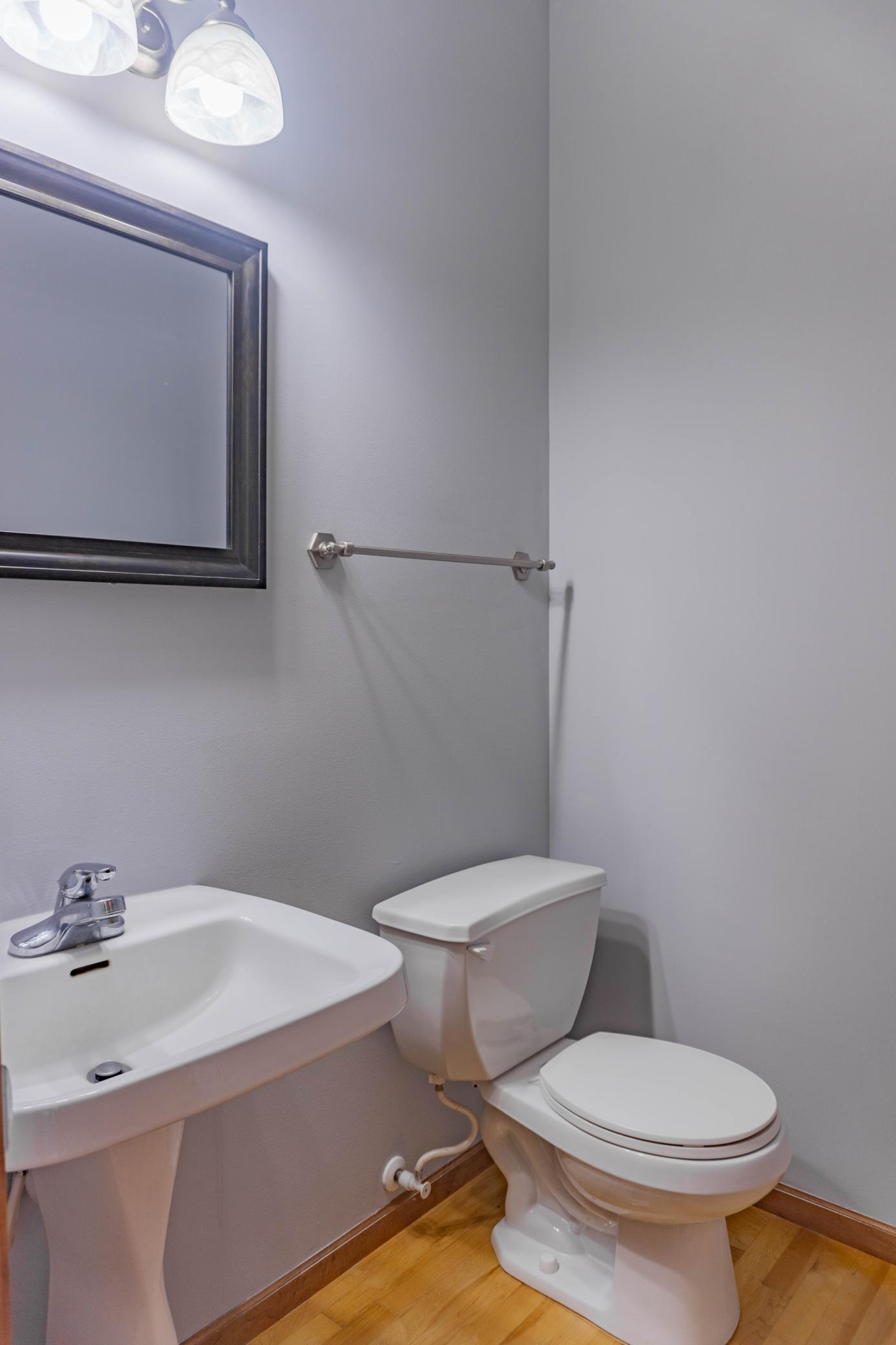 1216 S Windmill Creek