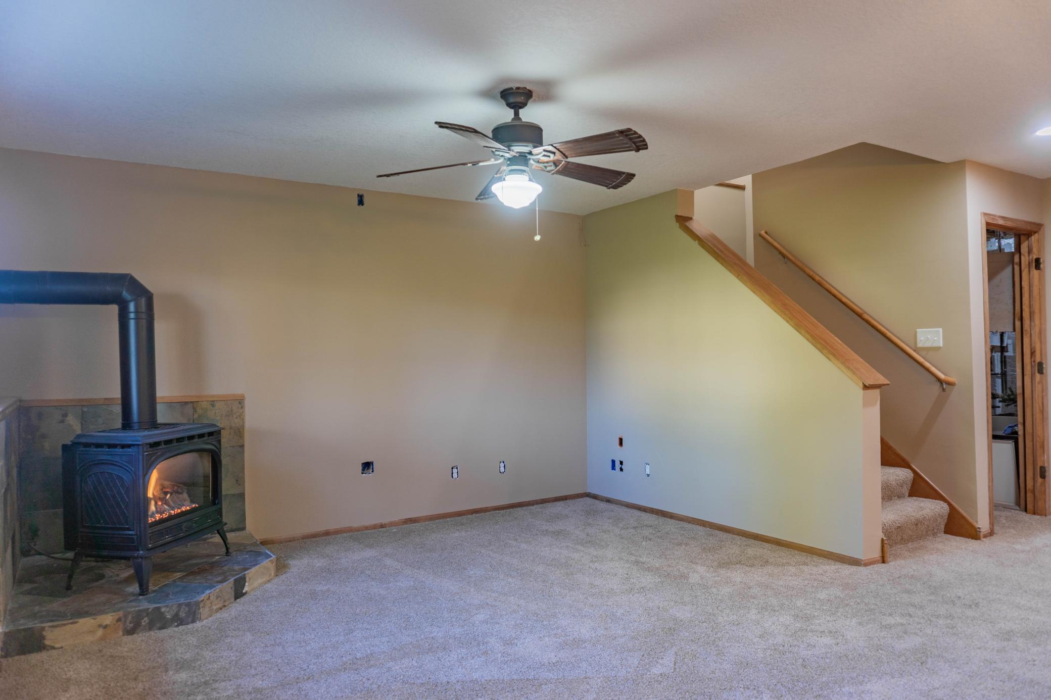 1216 S Windmill Creek