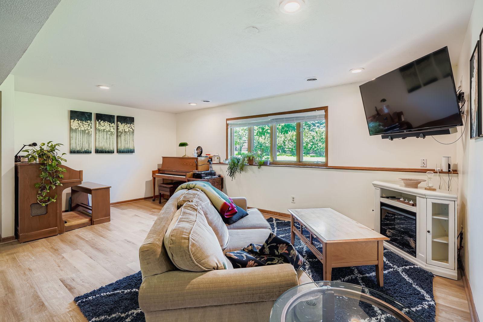 1710 Valley Ridge Trail S