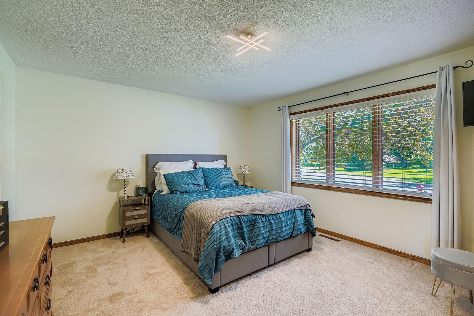 1710 Valley Ridge Trail S