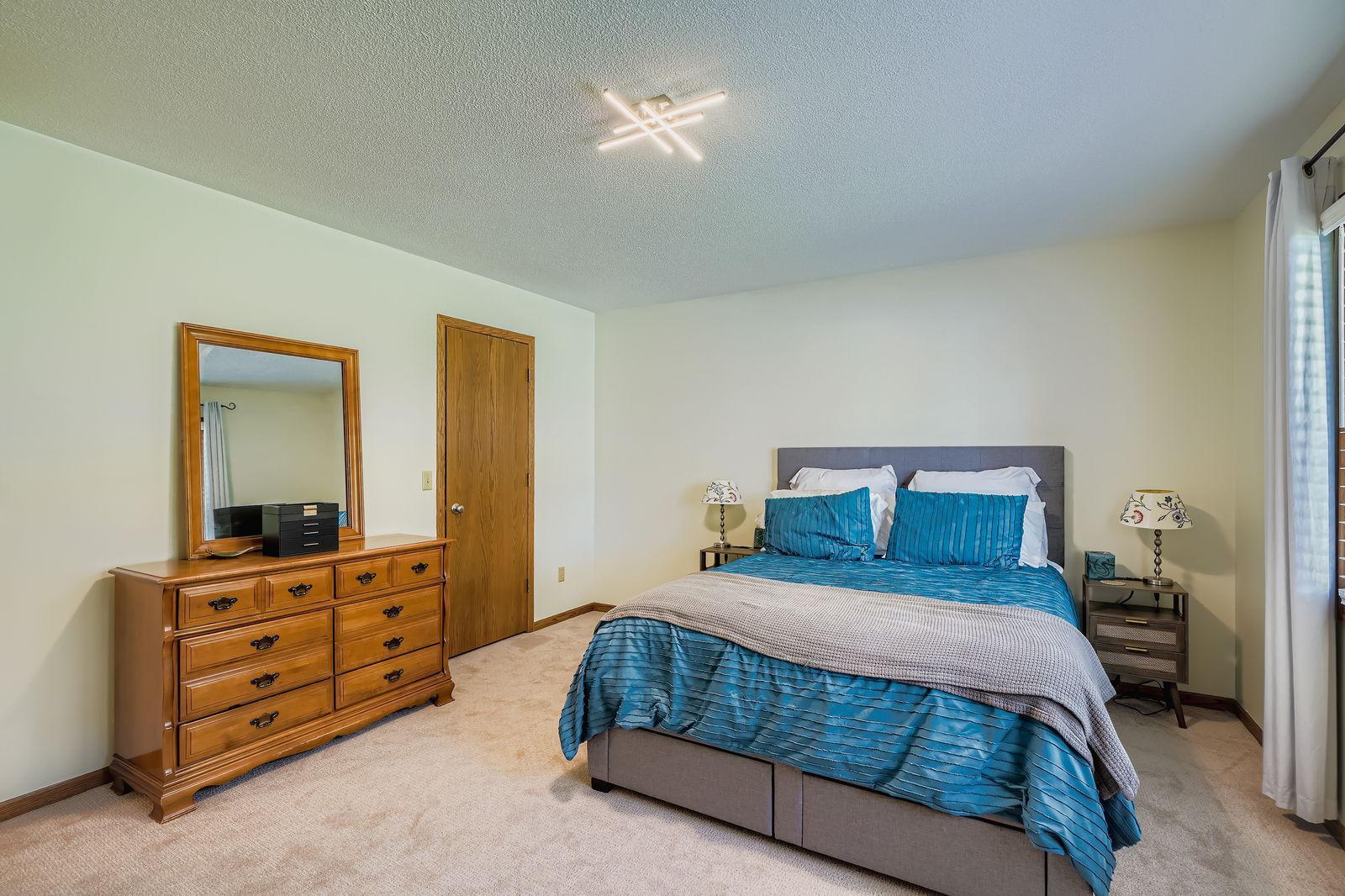 1710 Valley Ridge Trail S