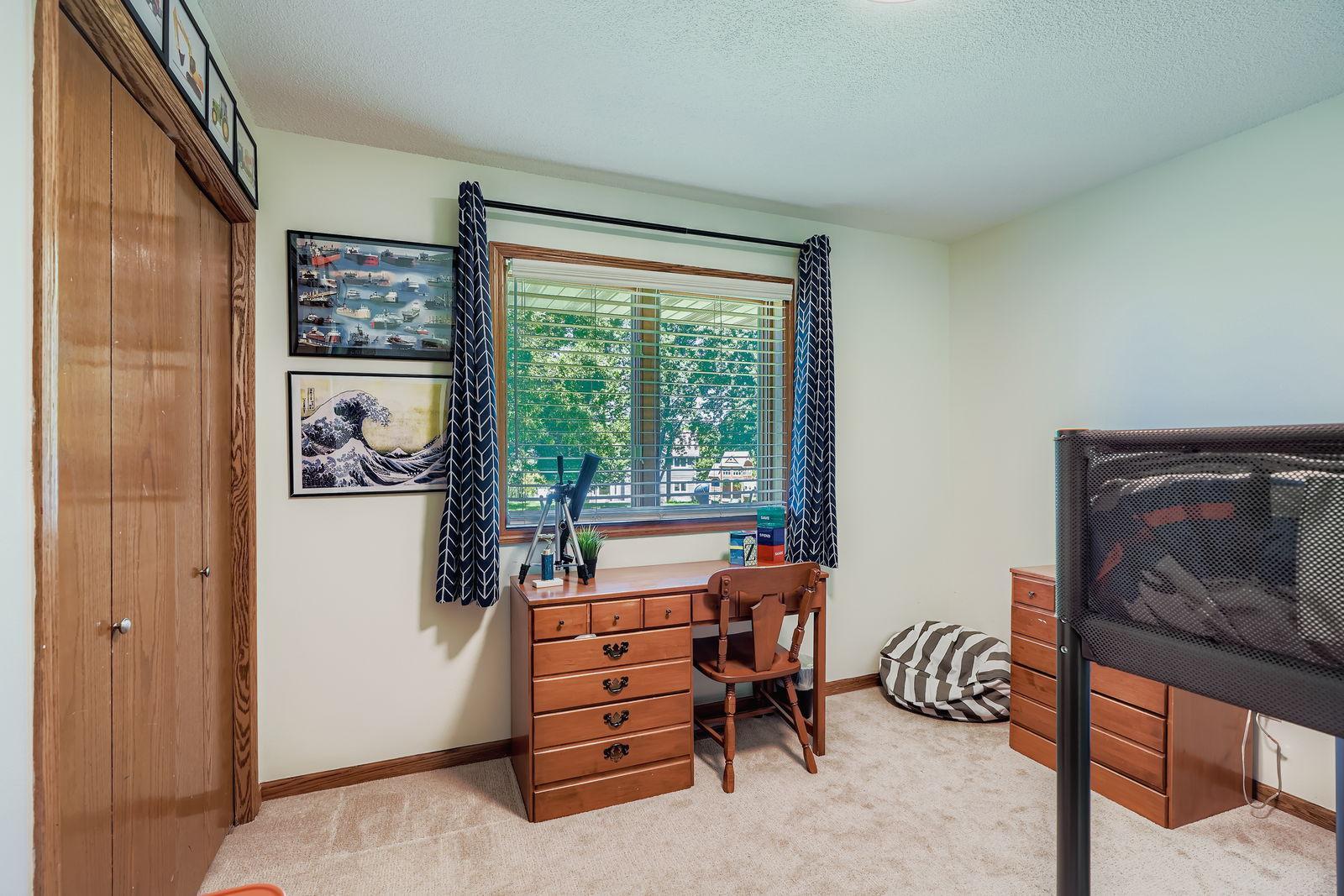 1710 Valley Ridge Trail S