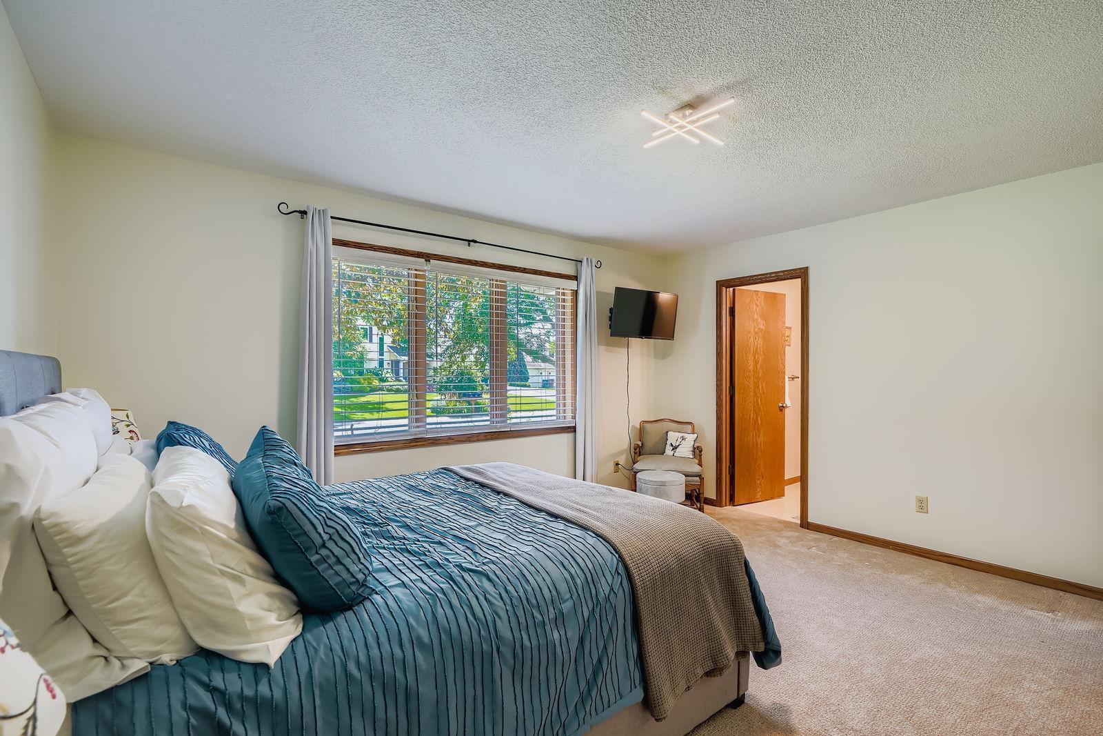 1710 Valley Ridge Trail S