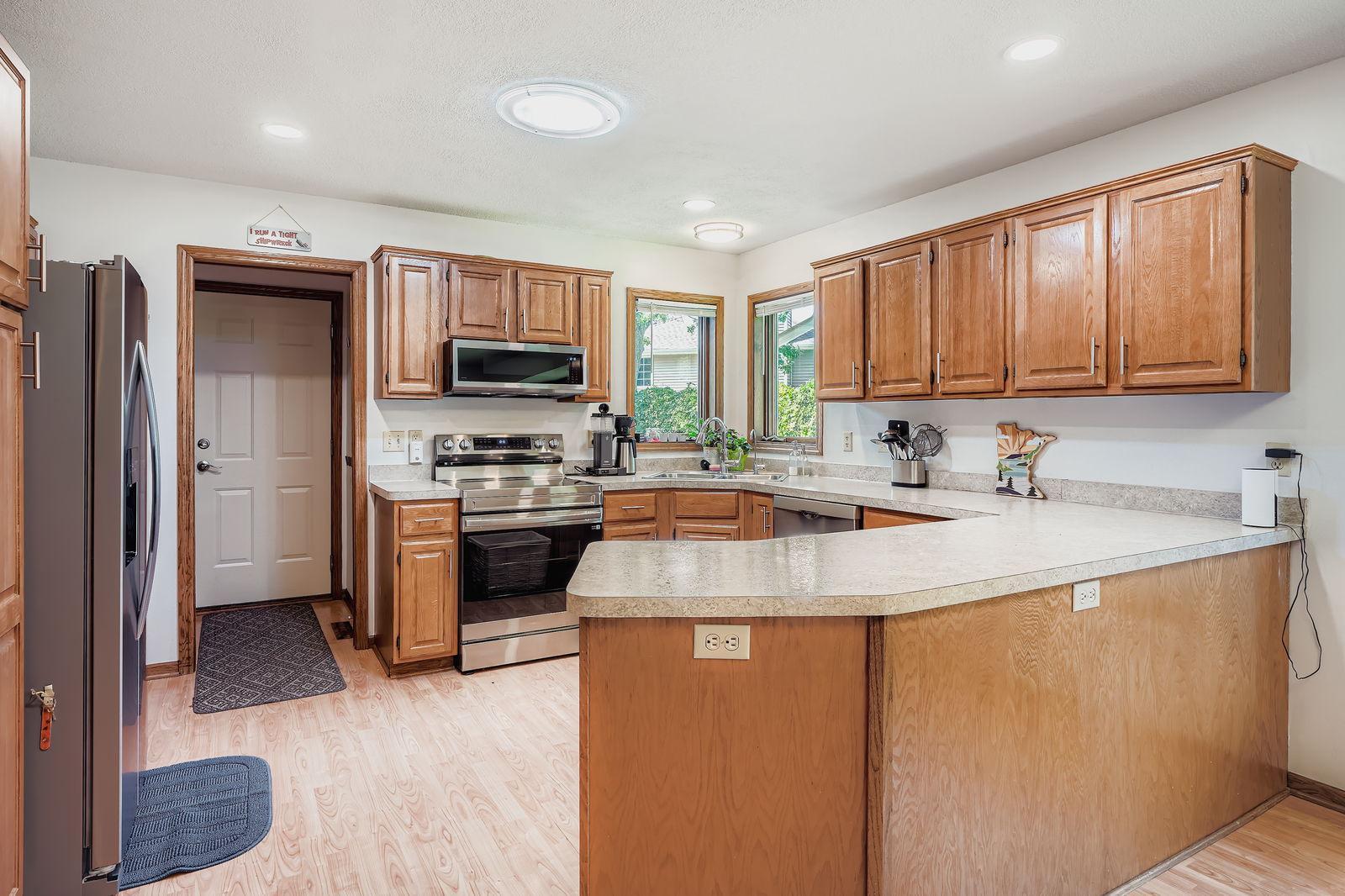 1710 Valley Ridge Trail S