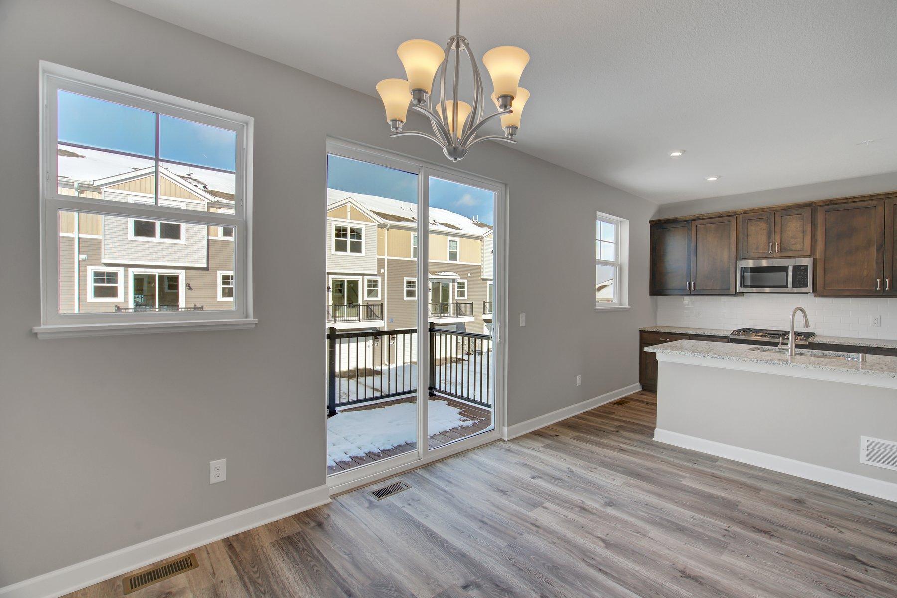 855 Roselyn Drive