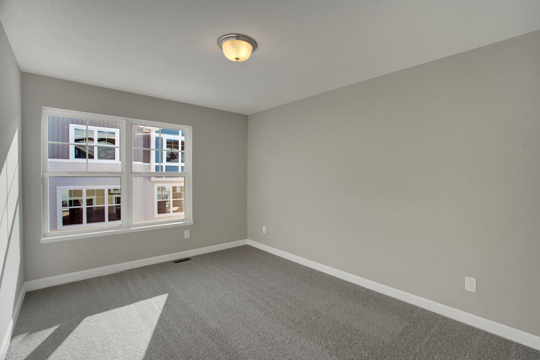 855 Roselyn Drive