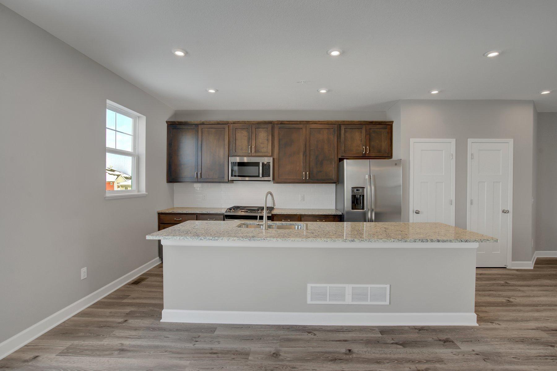 855 Roselyn Drive