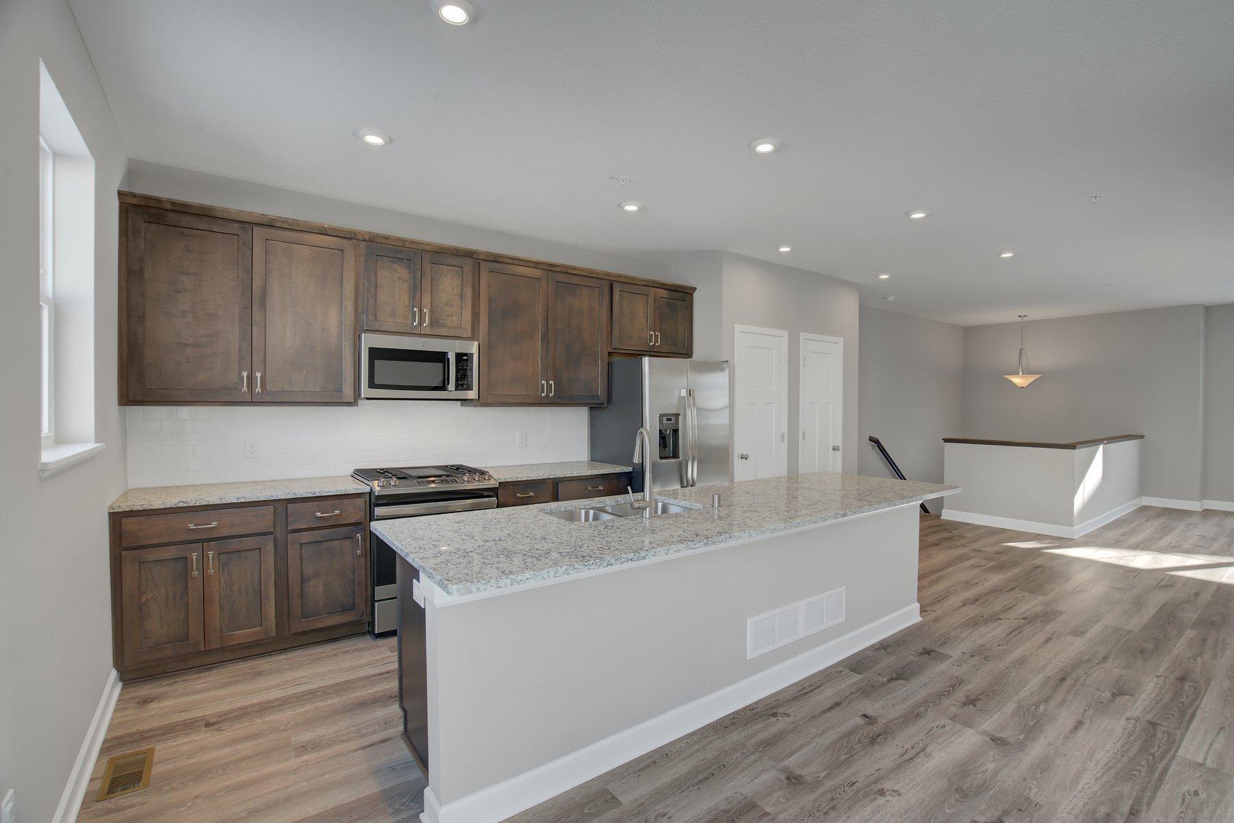 855 Roselyn Drive