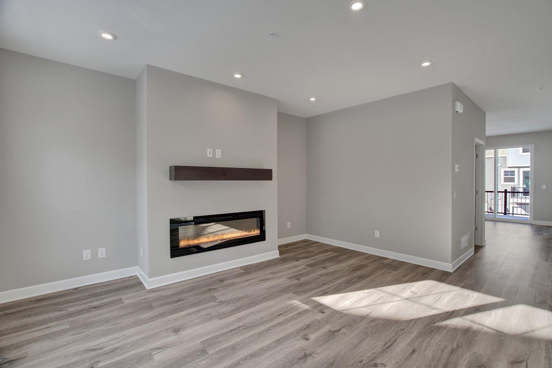 855 Roselyn Drive