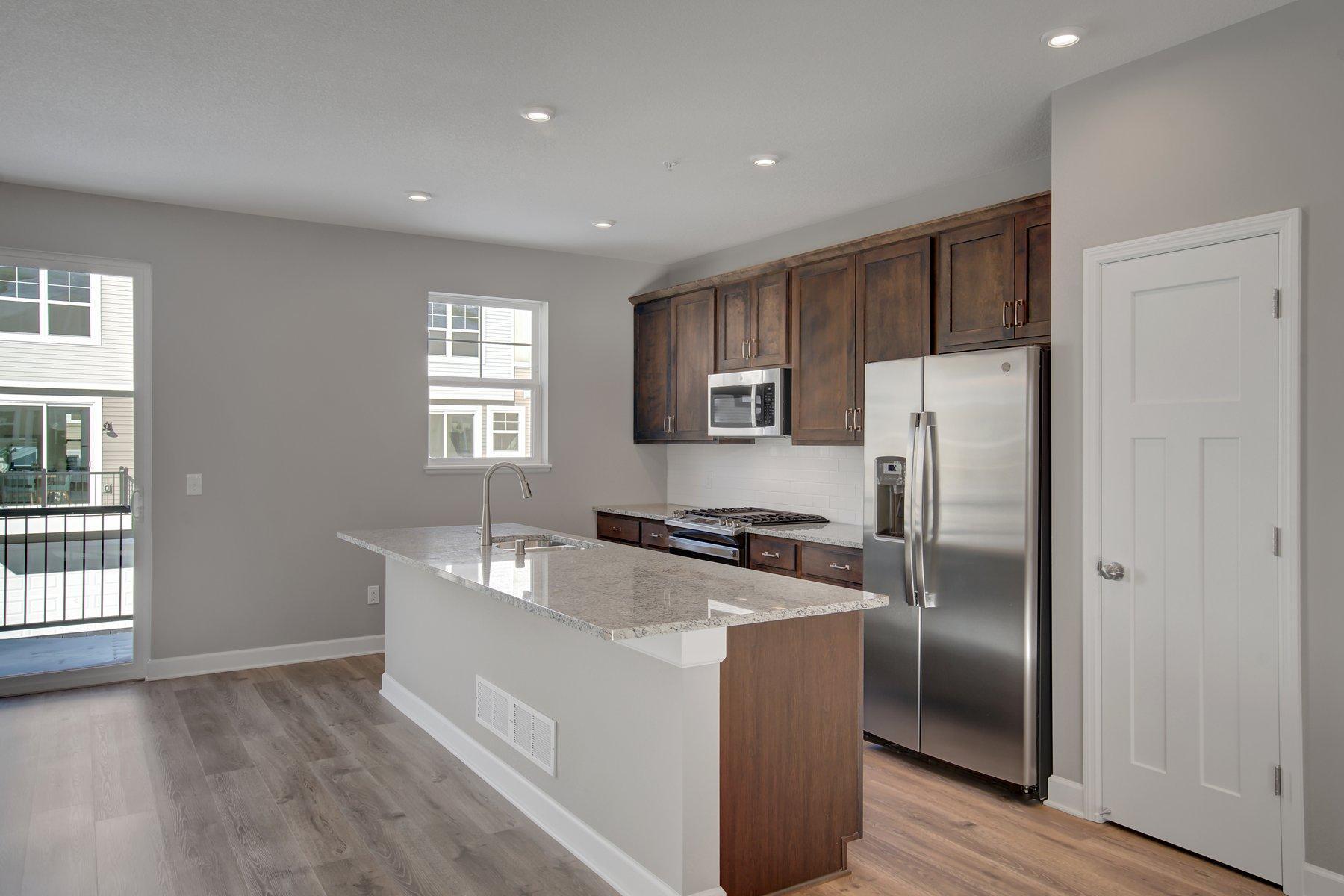 855 Roselyn Drive