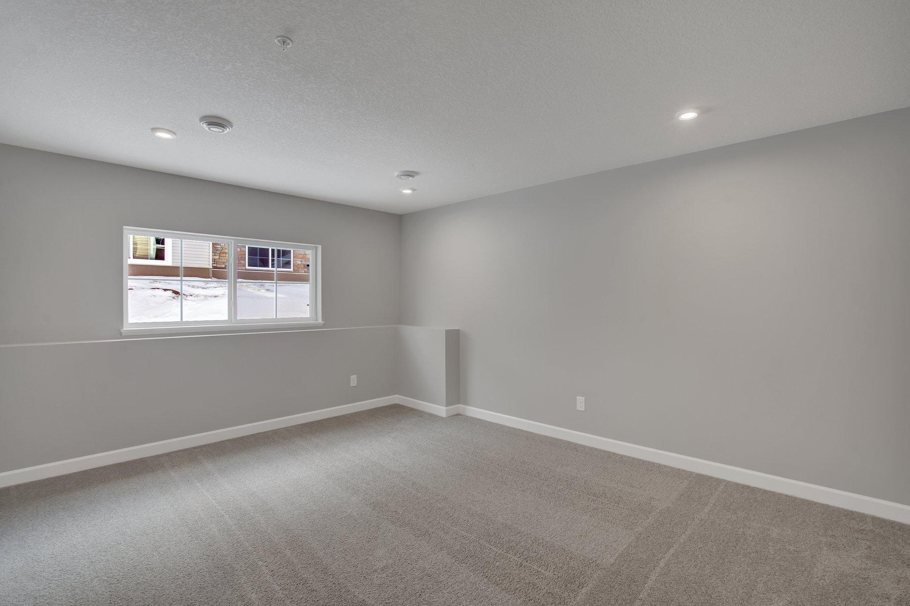 855 Roselyn Drive