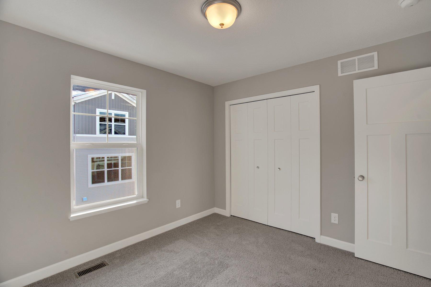 855 Roselyn Drive