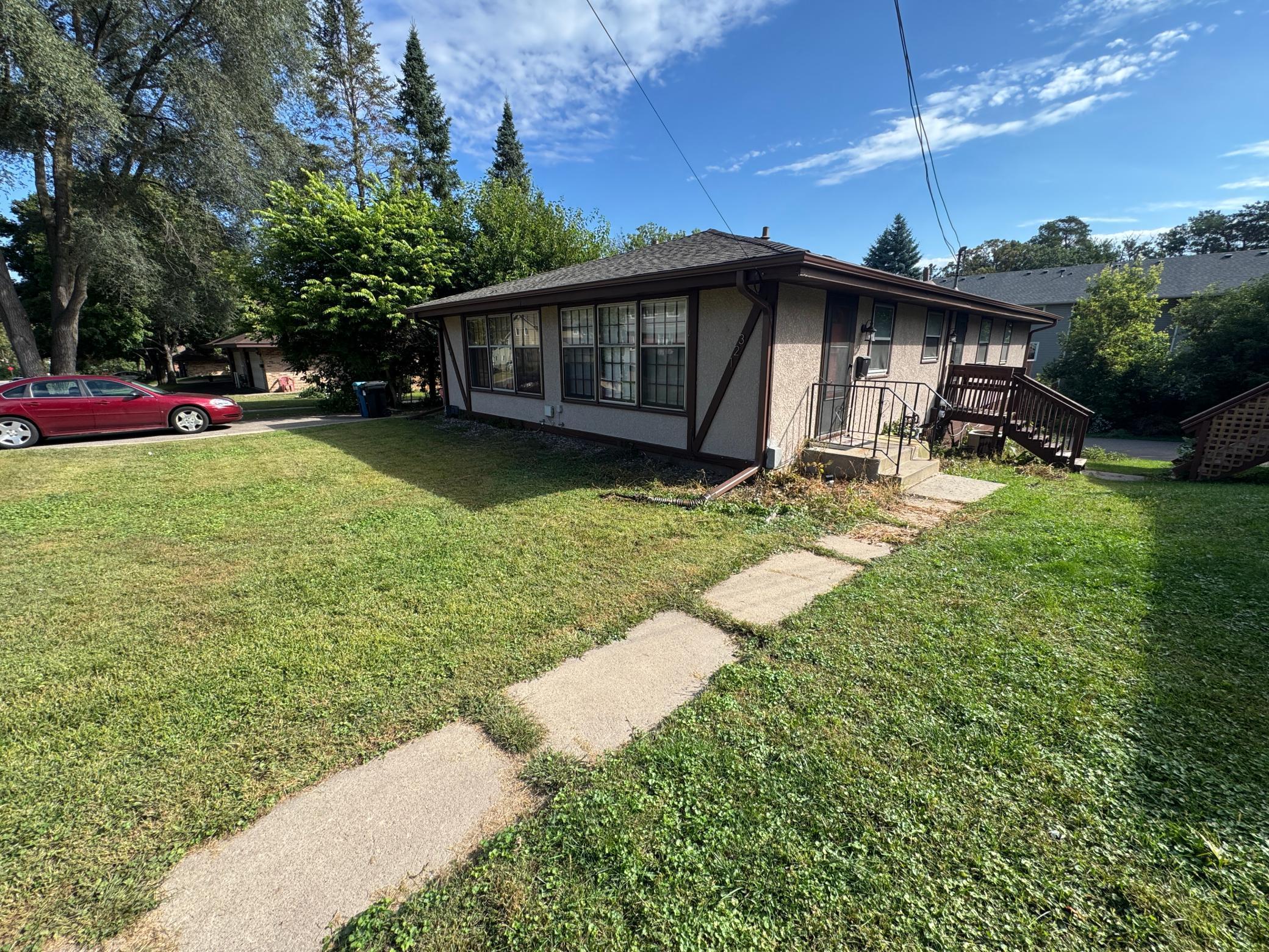 323 Van Buren Avenue N