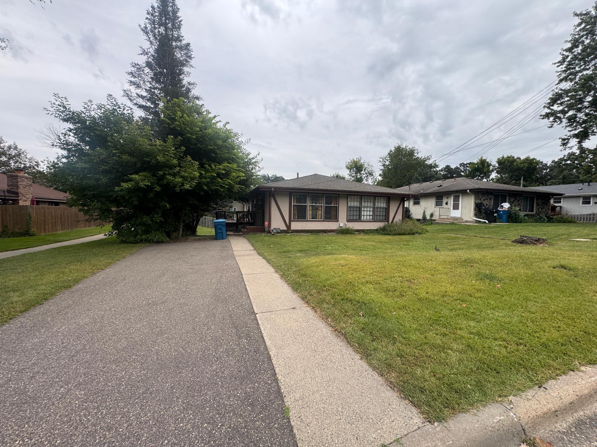 323 Van Buren Avenue N