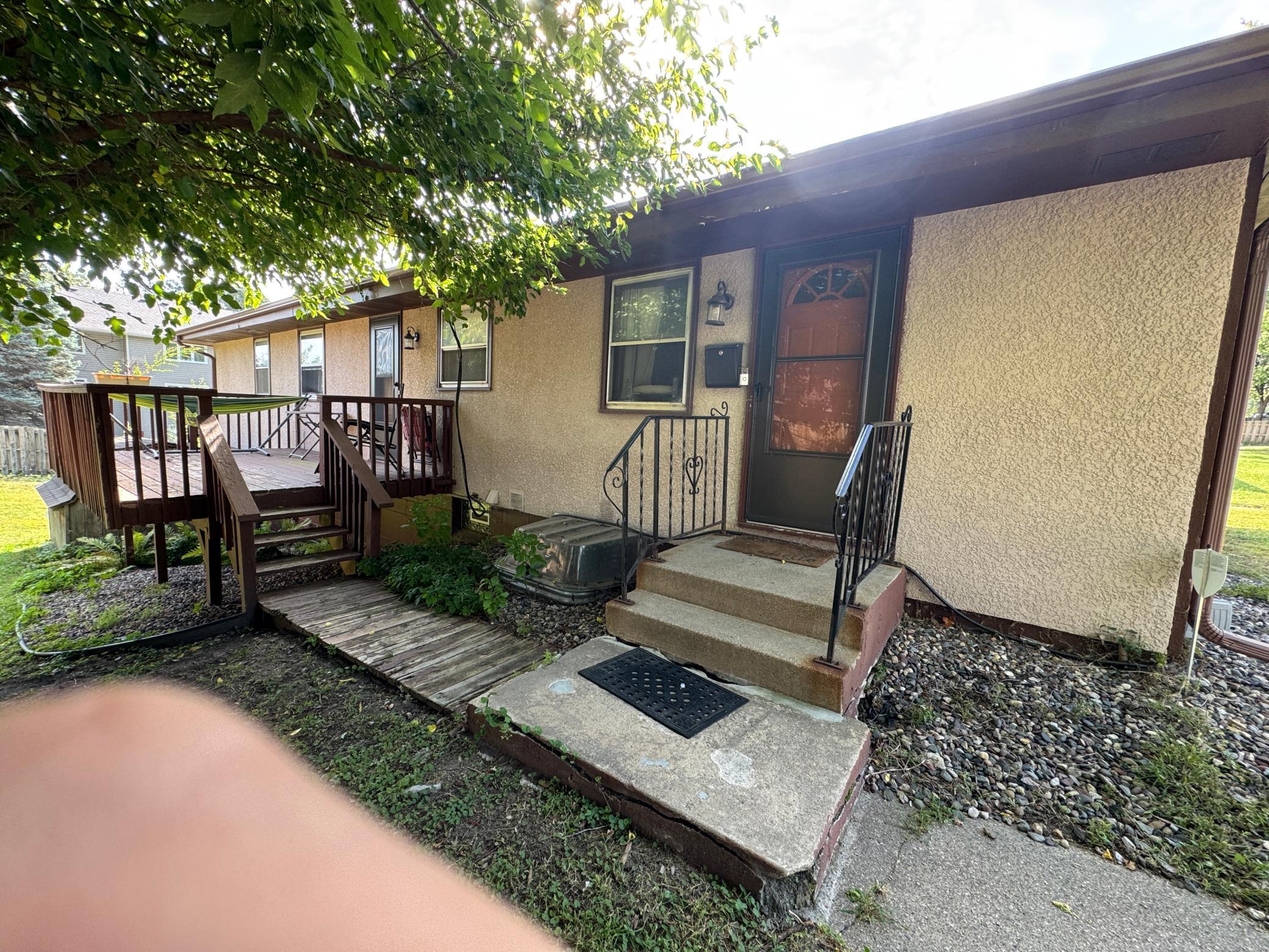 323 Van Buren Avenue N