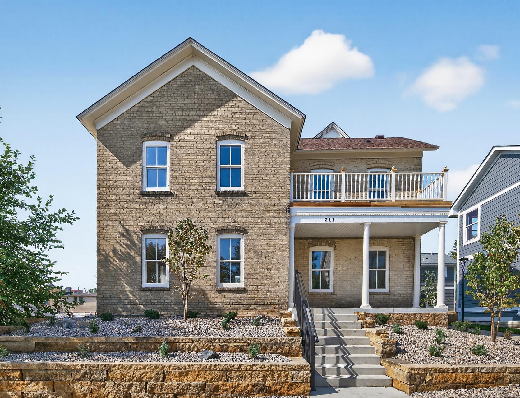 211 N Walnut Street