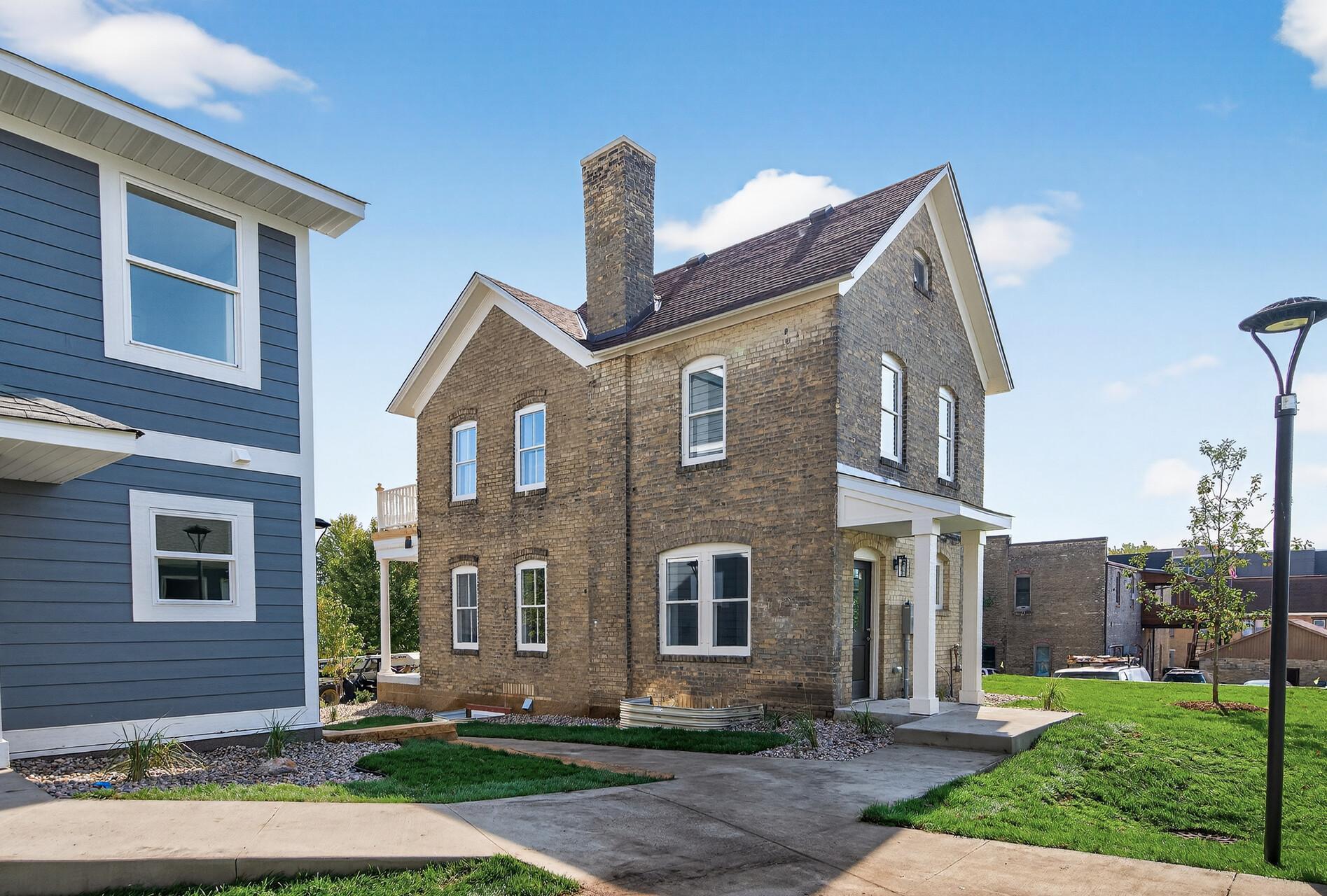 211 N Walnut Street