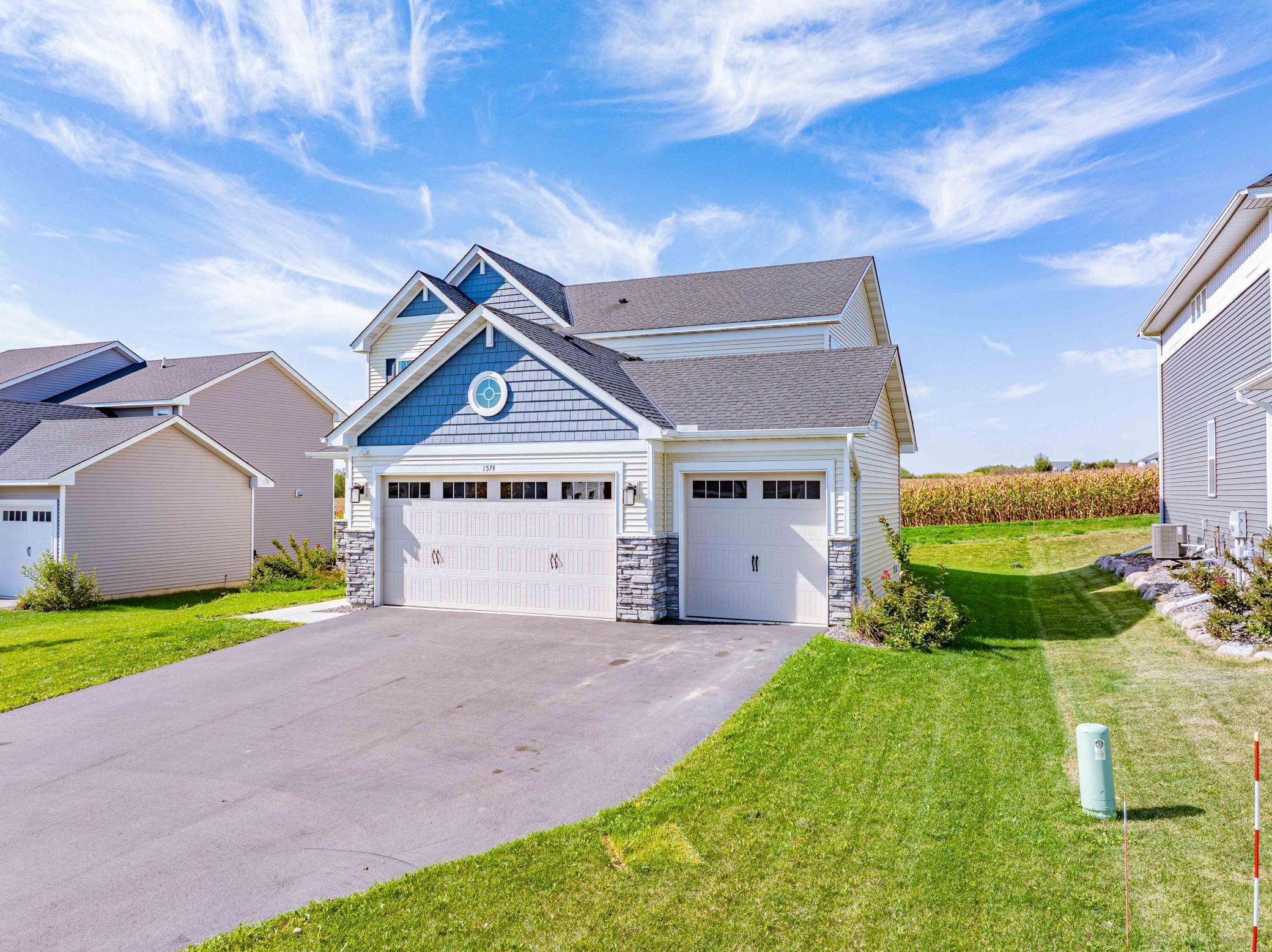 1574 Edgebrook Lane