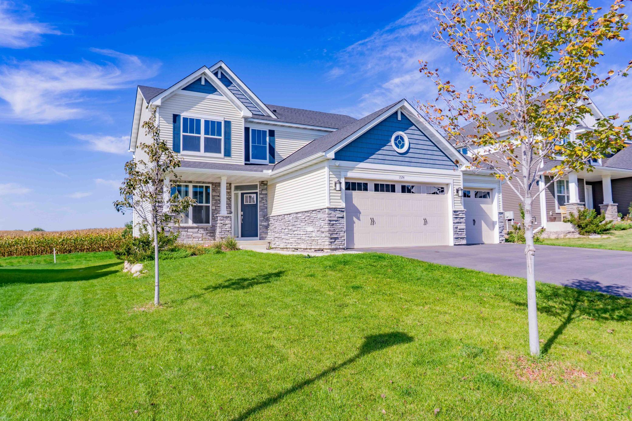 1574 Edgebrook Lane