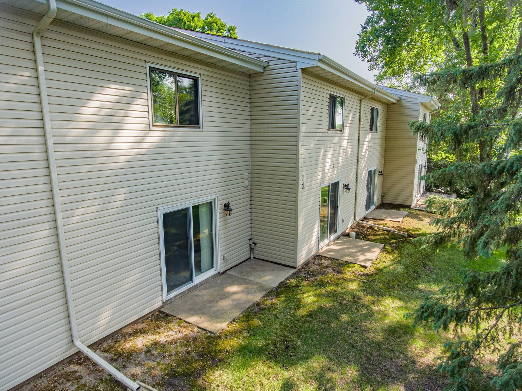 17494 Pond Circle