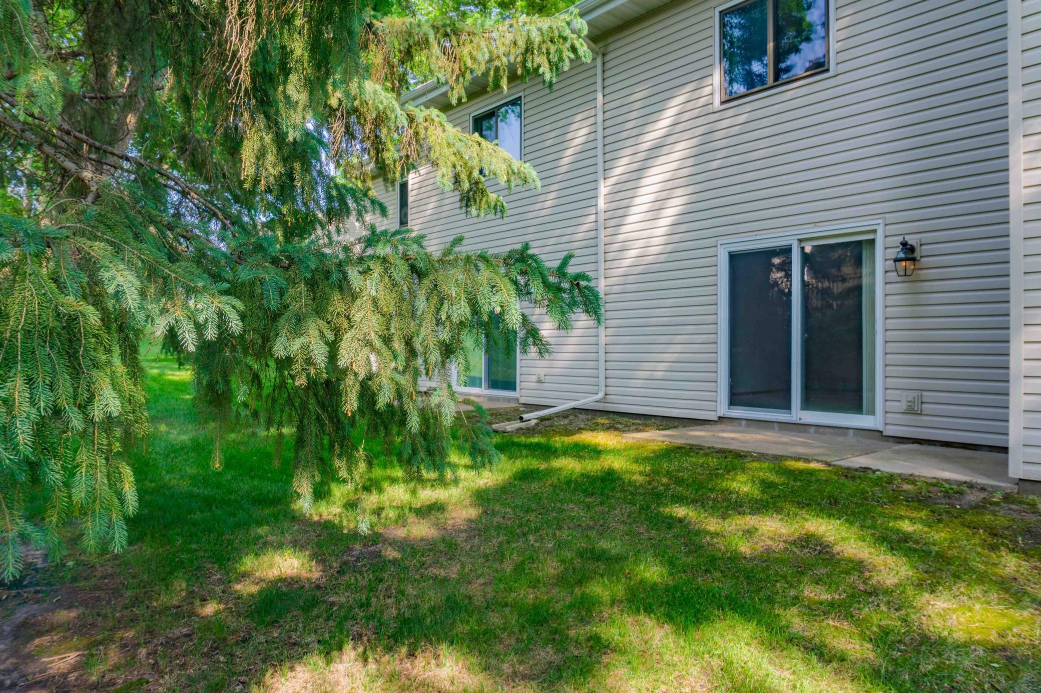 17494 Pond Circle
