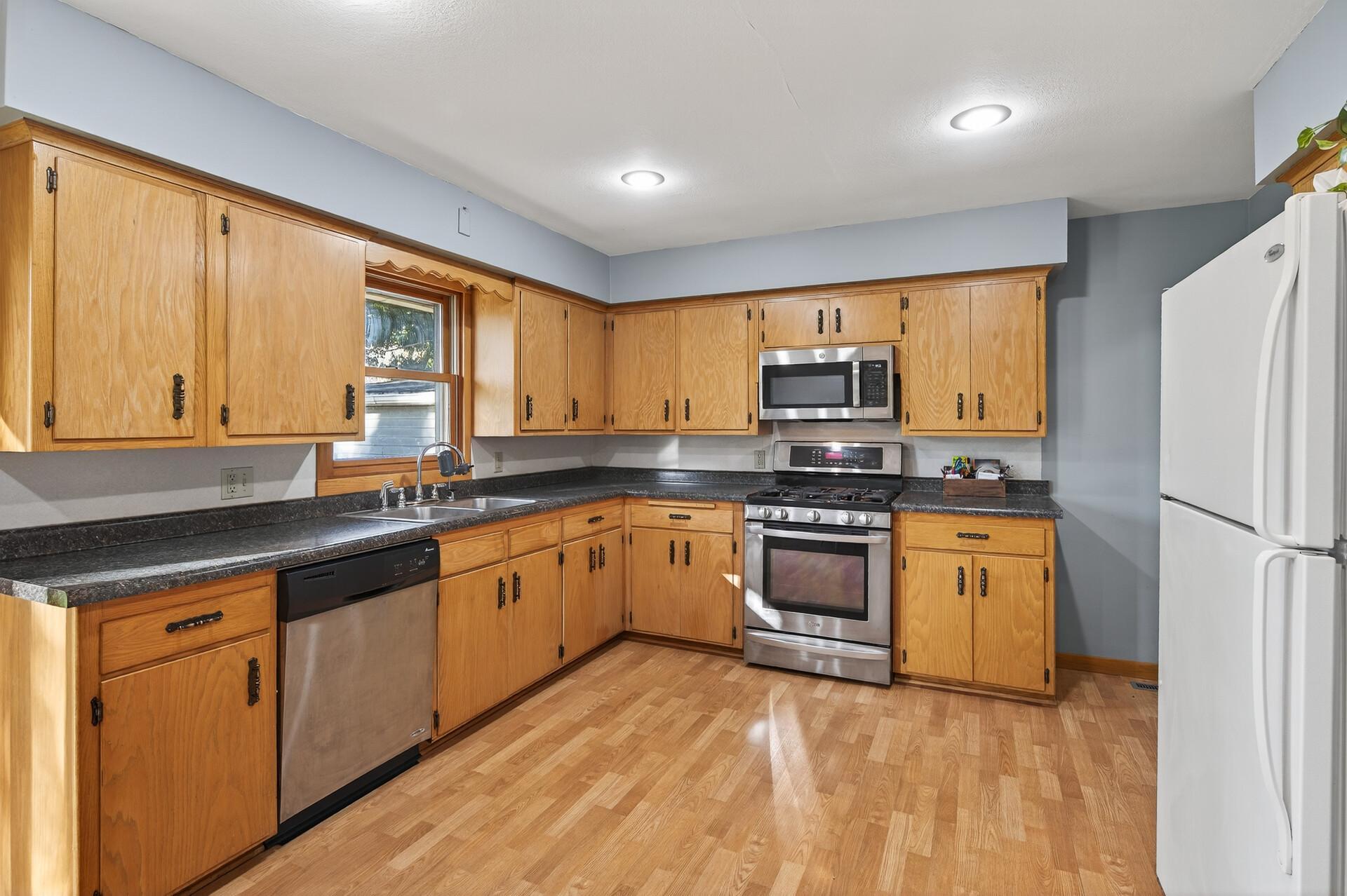 139 Elm Street E
