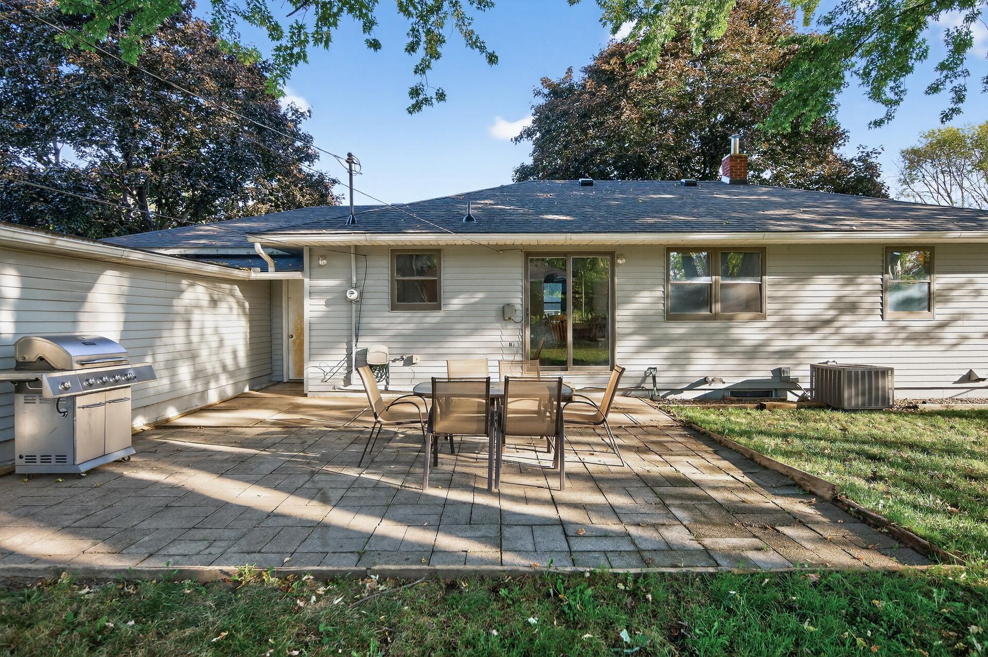 139 Elm Street E