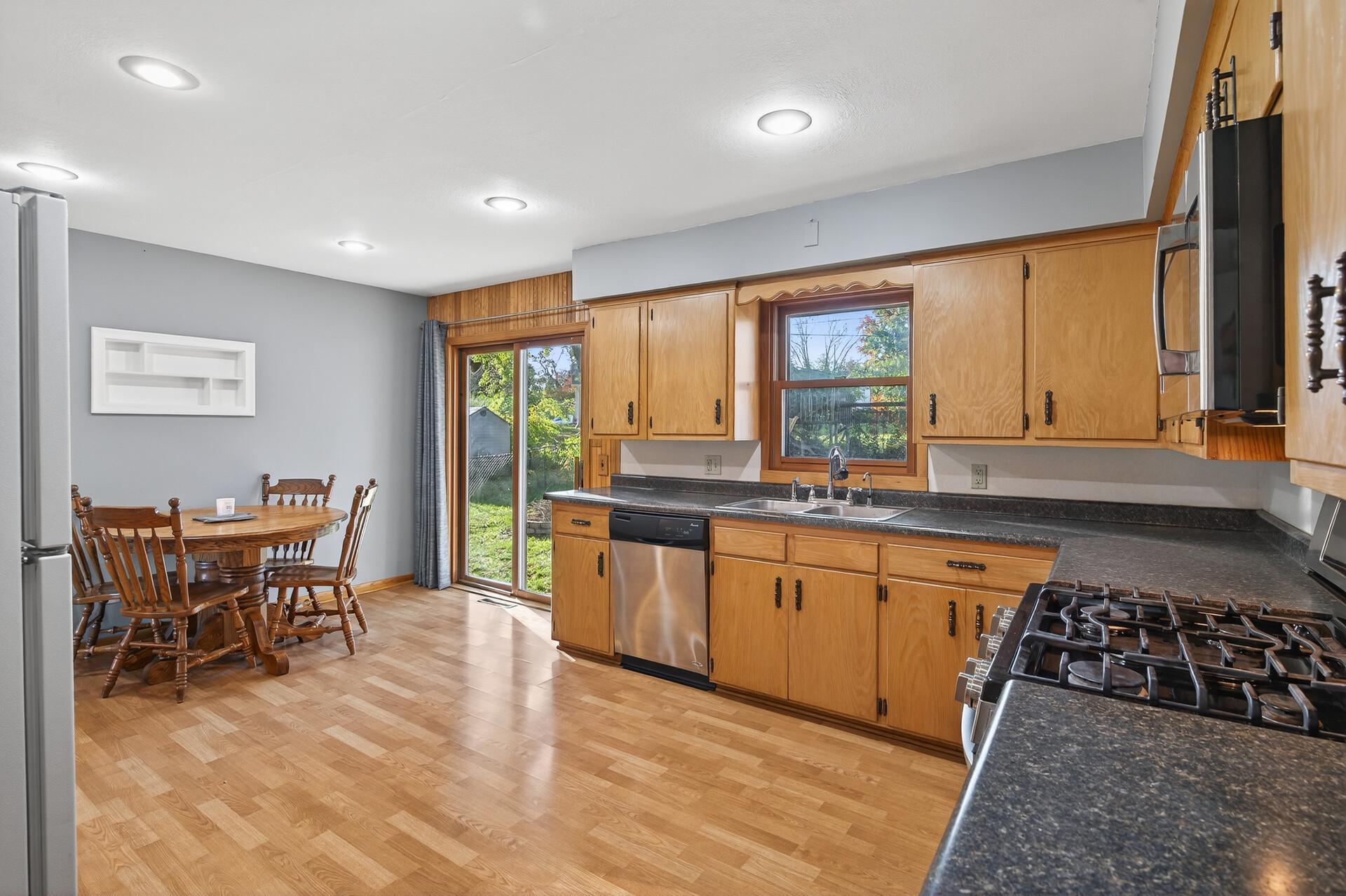 139 Elm Street E
