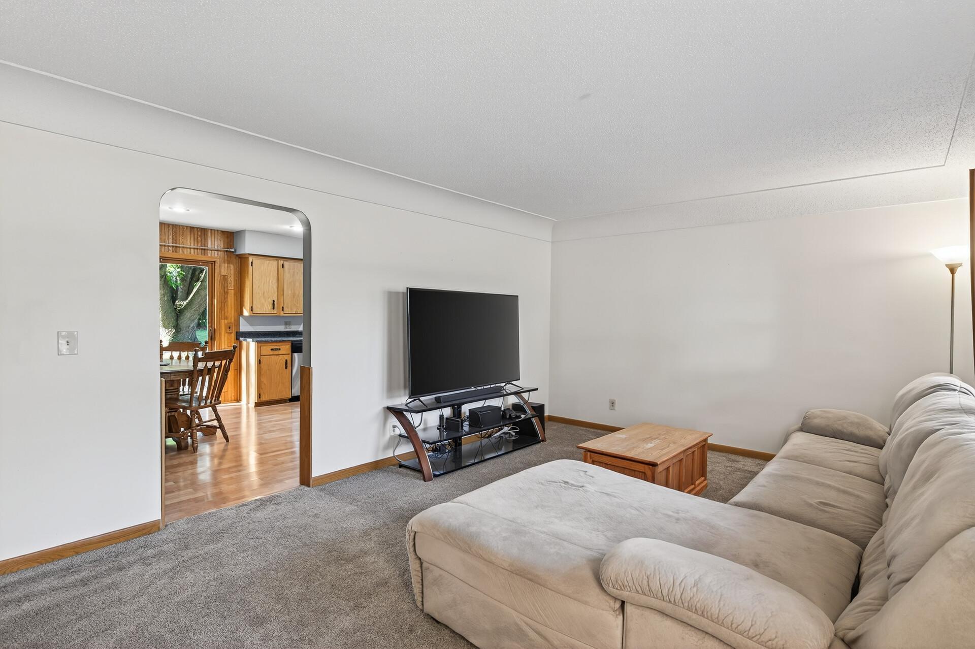 139 Elm Street E