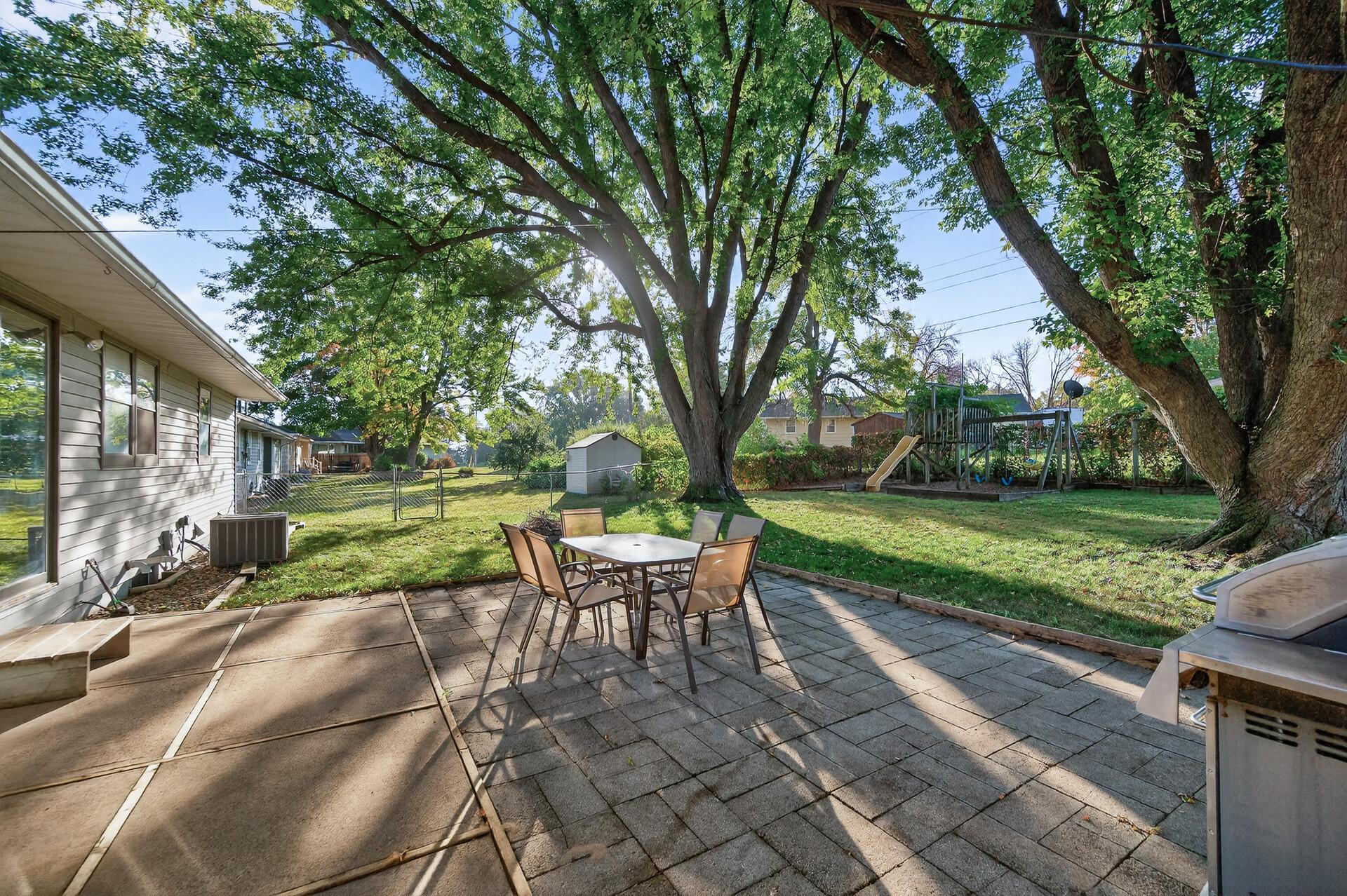 139 Elm Street E