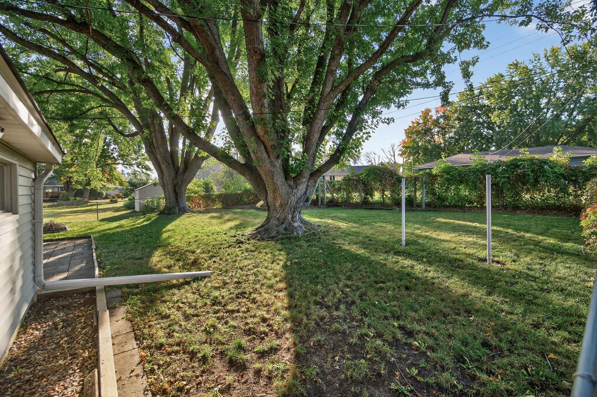 139 Elm Street E
