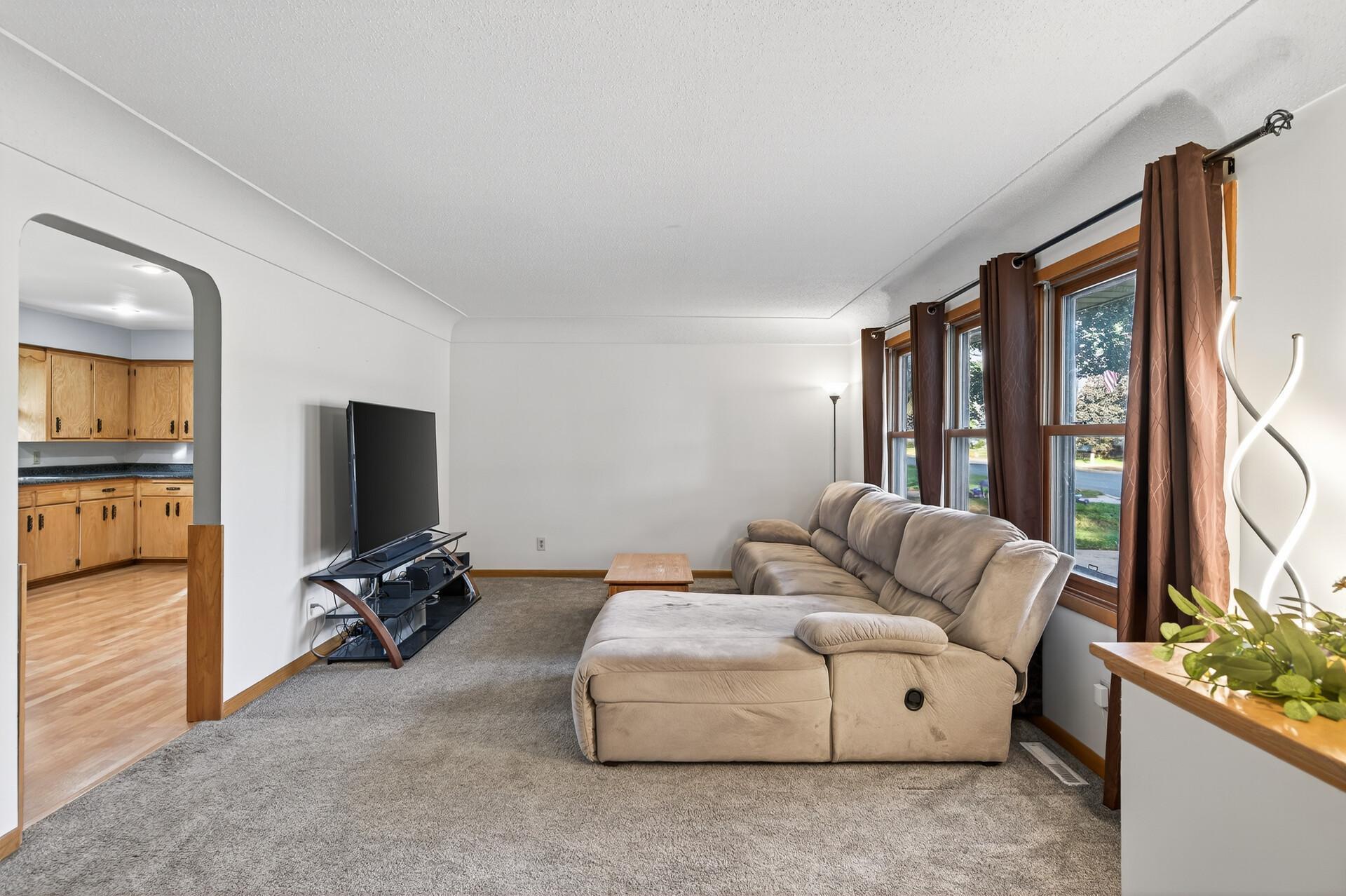 139 Elm Street E