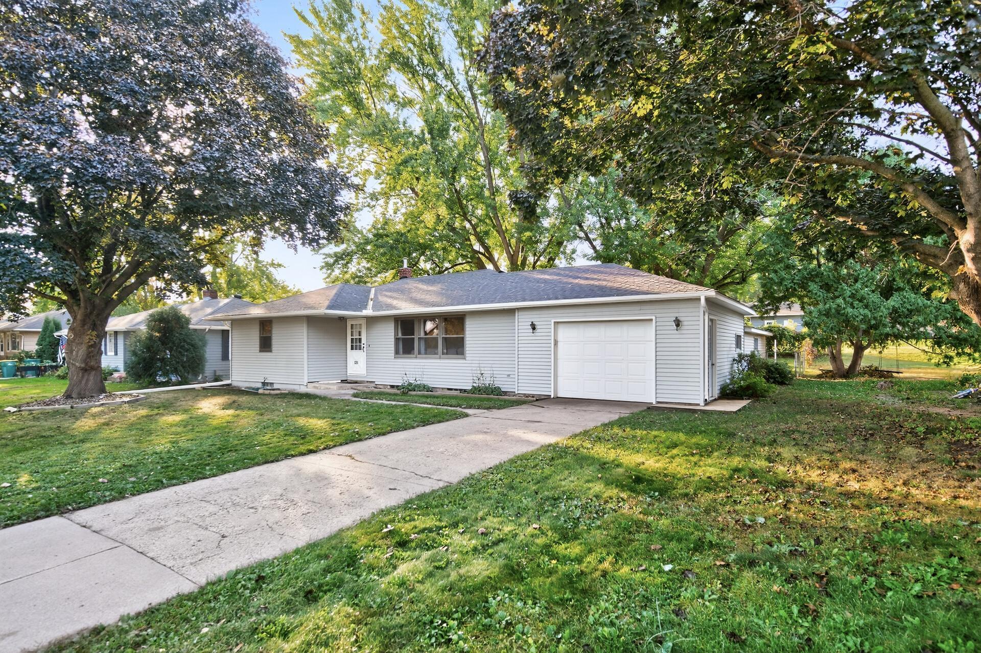 139 Elm Street E