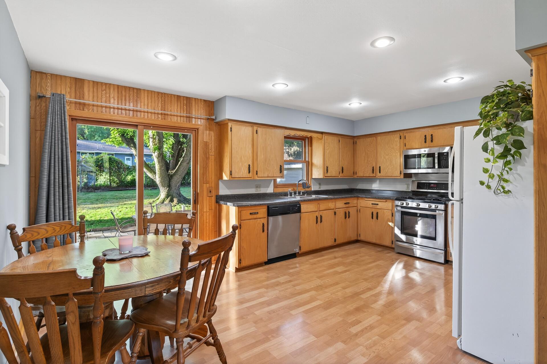 139 Elm Street E