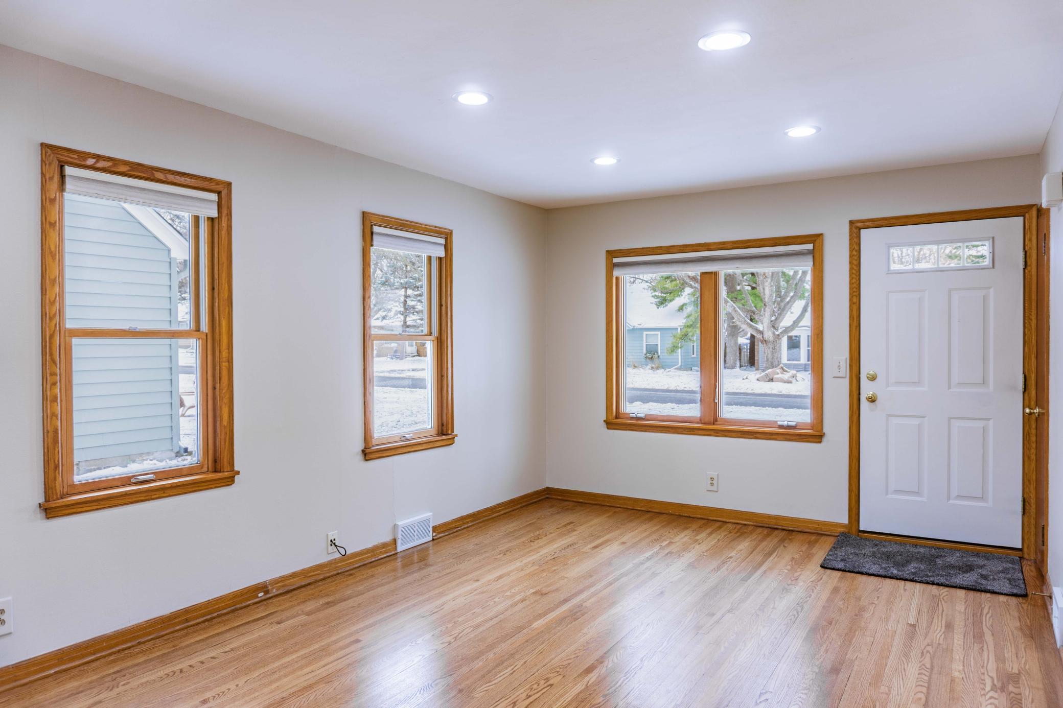 403 Madison Avenue S