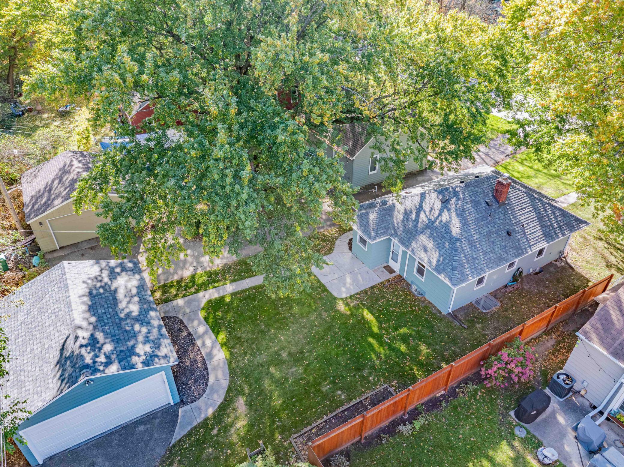 403 Madison Avenue S