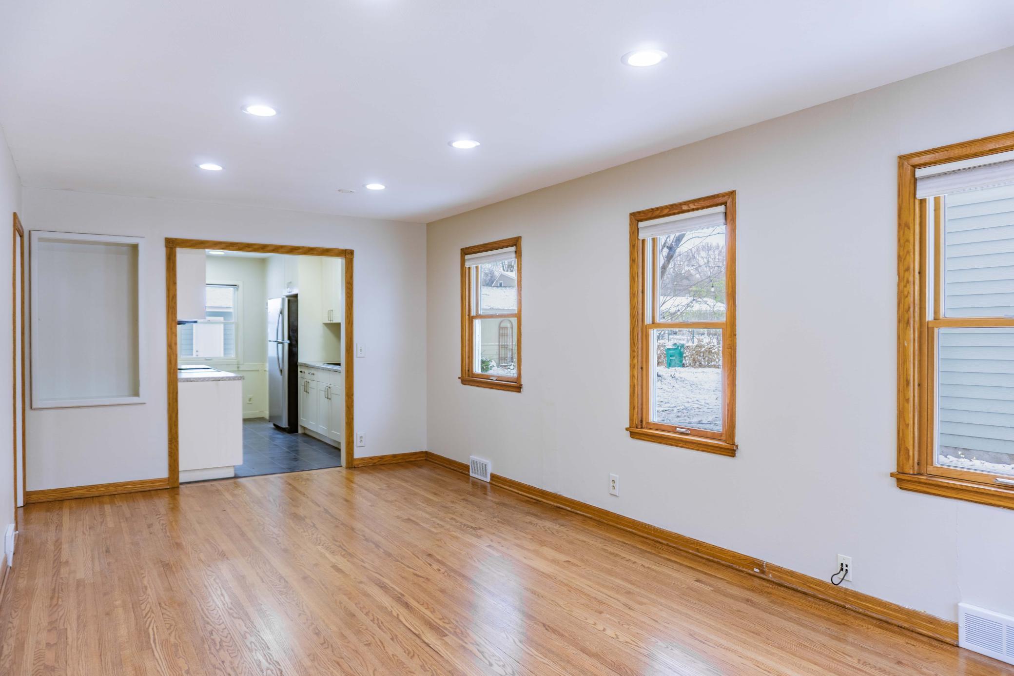 403 Madison Avenue S