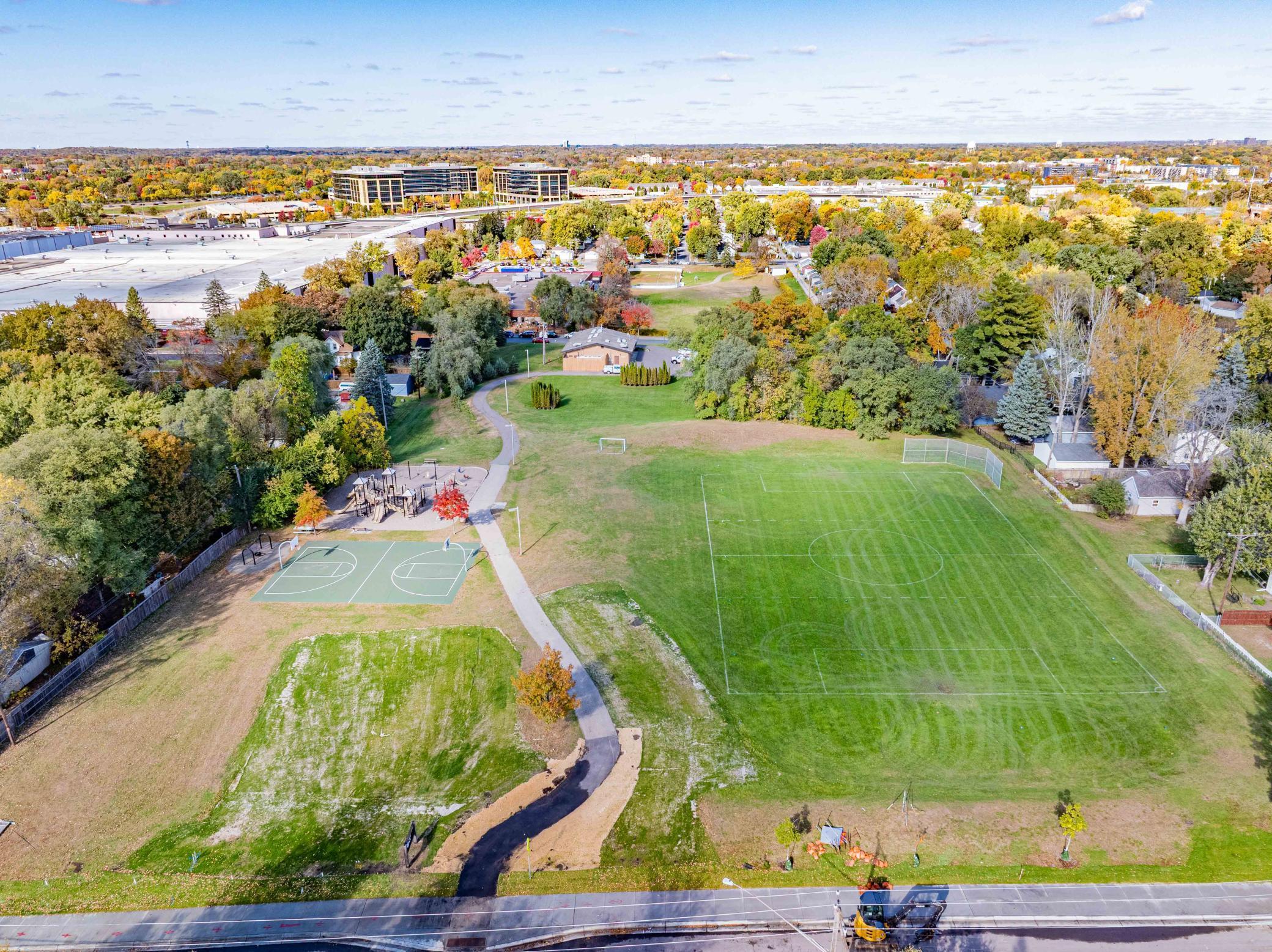 403 Madison Avenue S