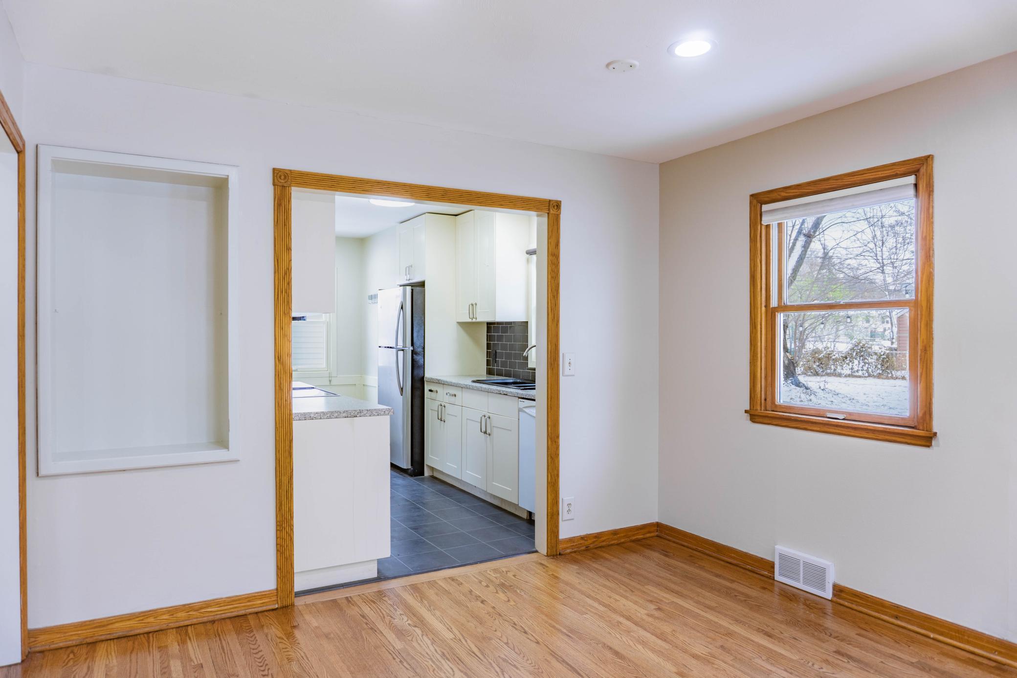 403 Madison Avenue S