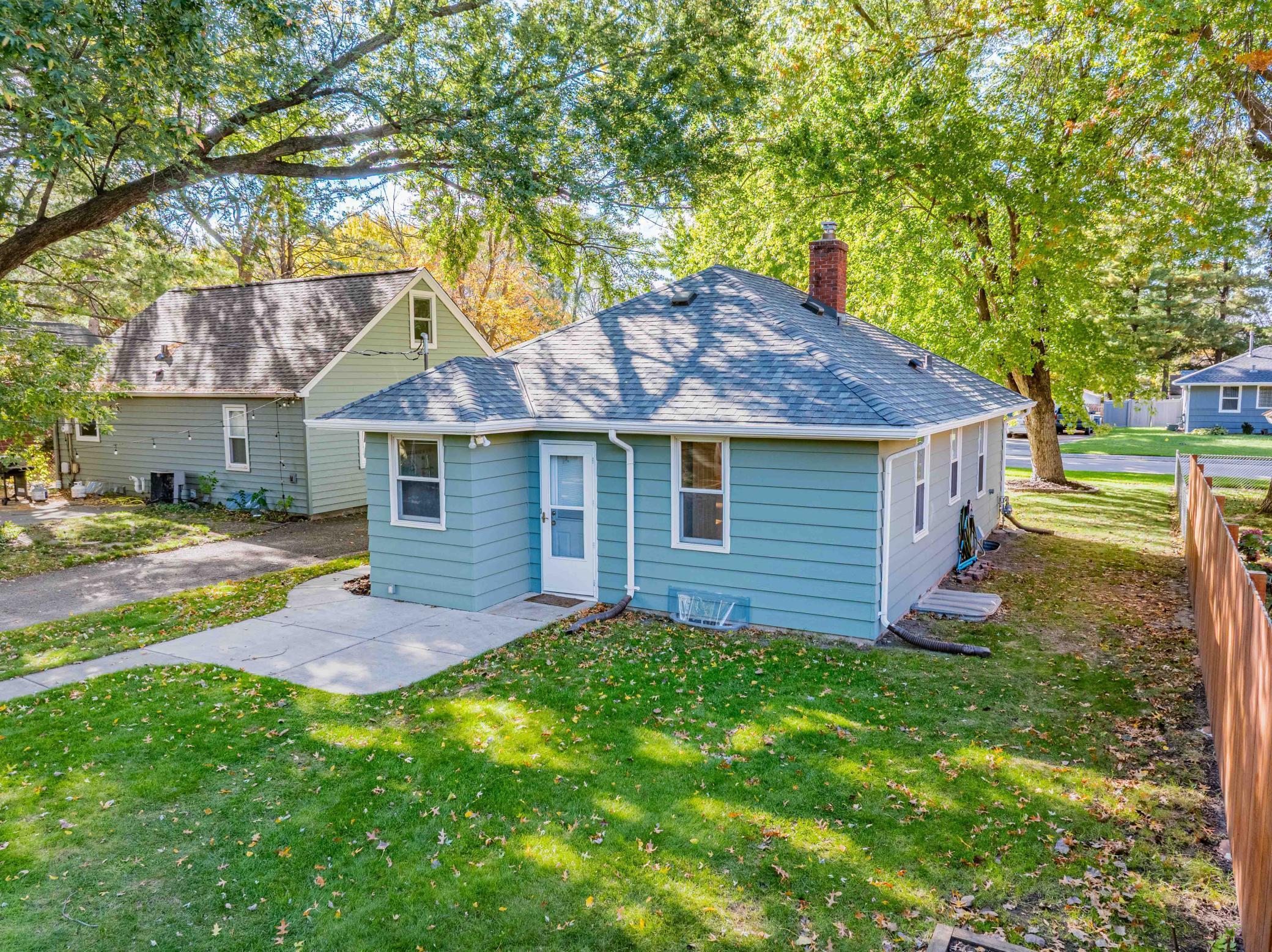 403 Madison Avenue S