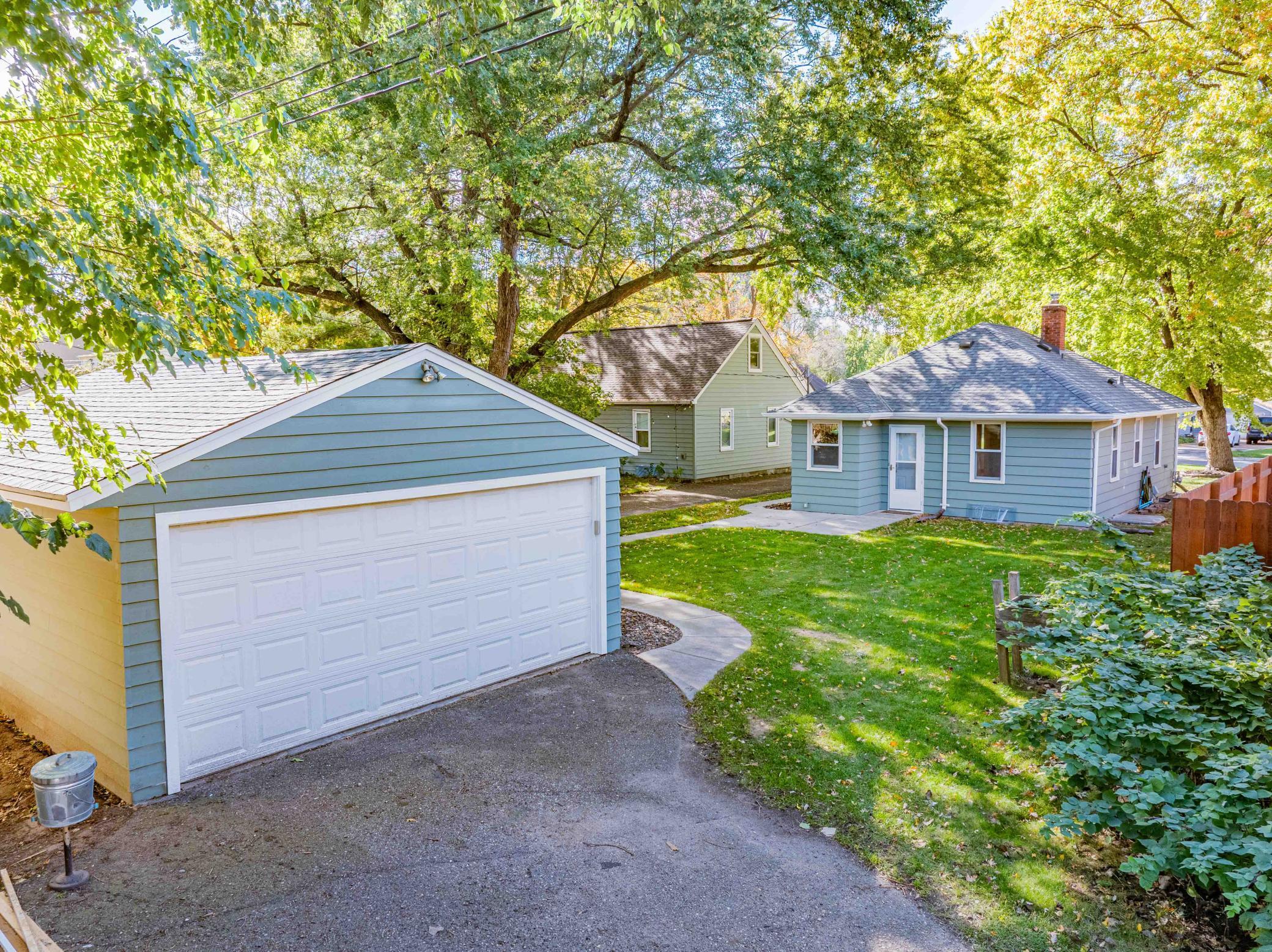 403 Madison Avenue S