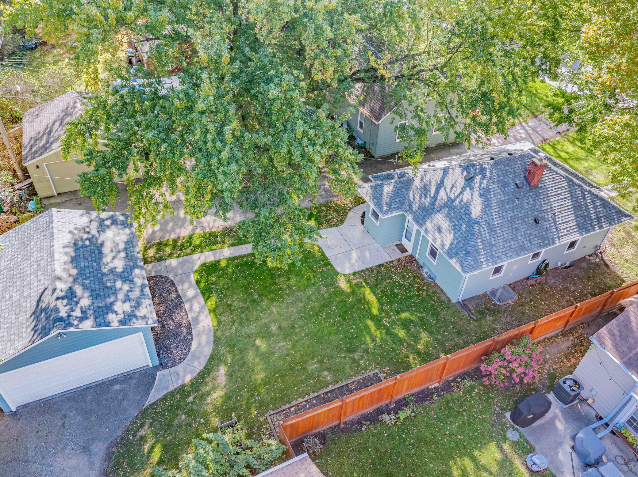 403 Madison Avenue S