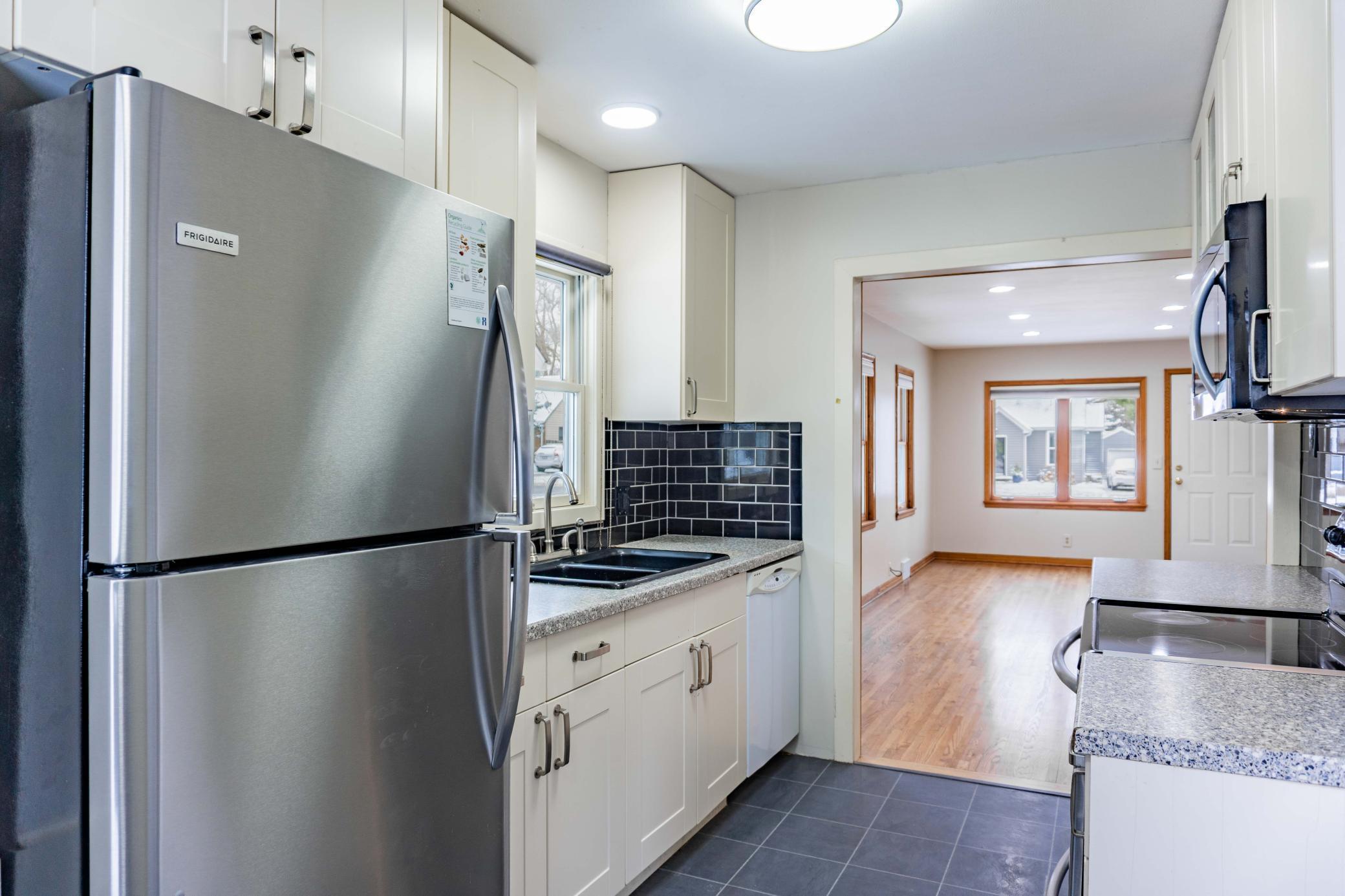 403 Madison Avenue S