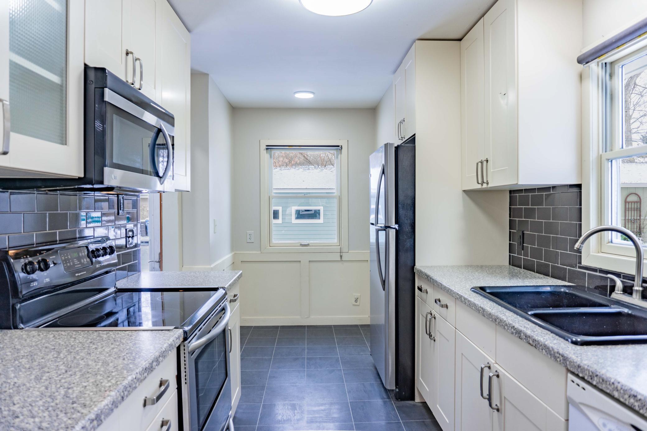 403 Madison Avenue S