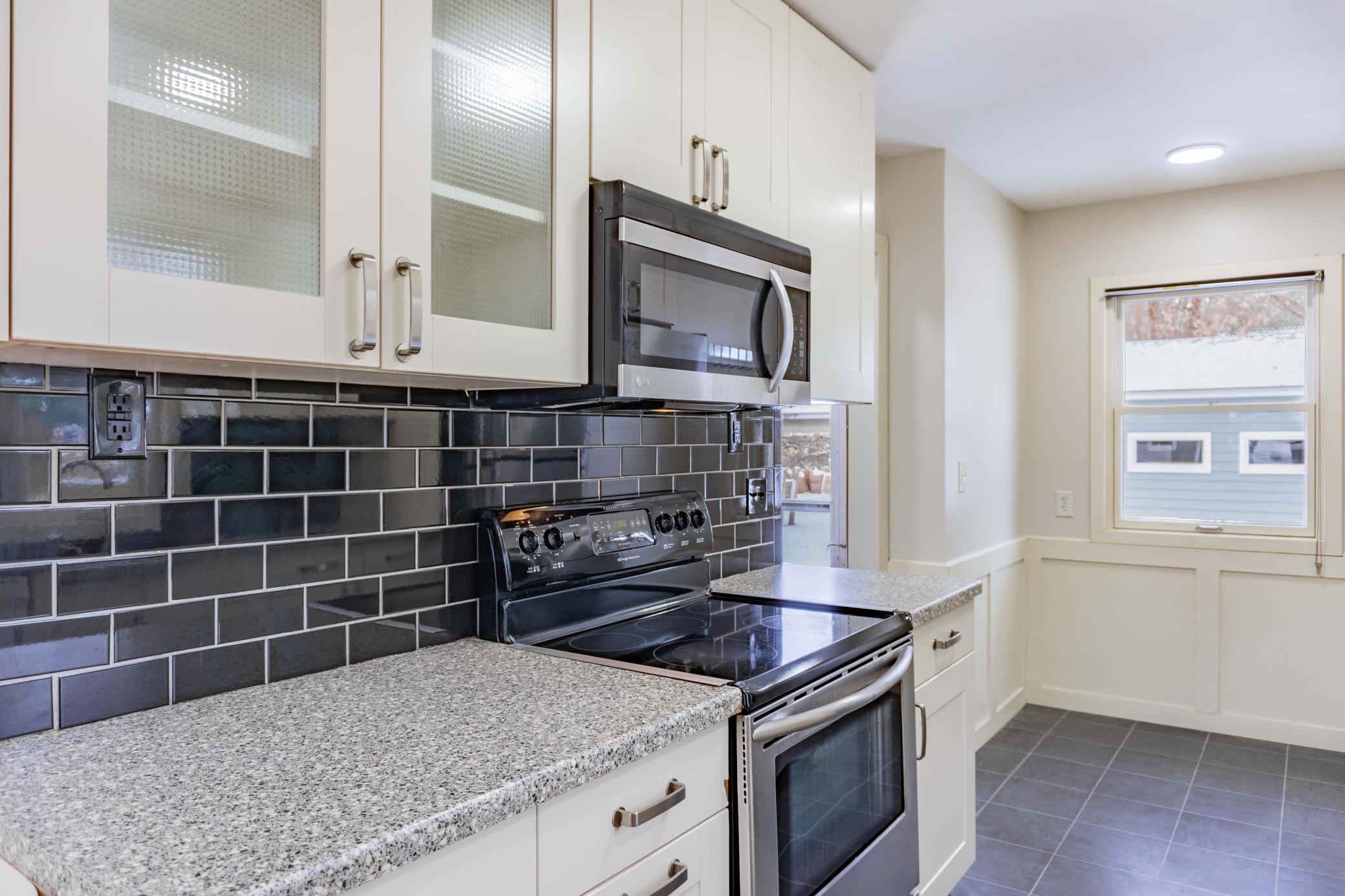 403 Madison Avenue S