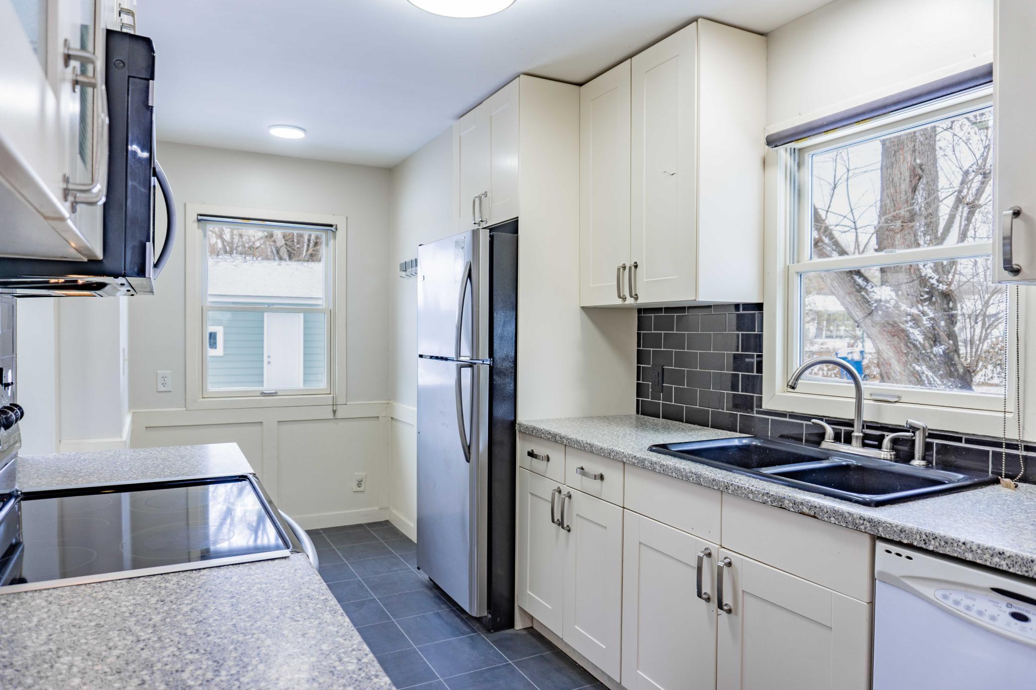 403 Madison Avenue S